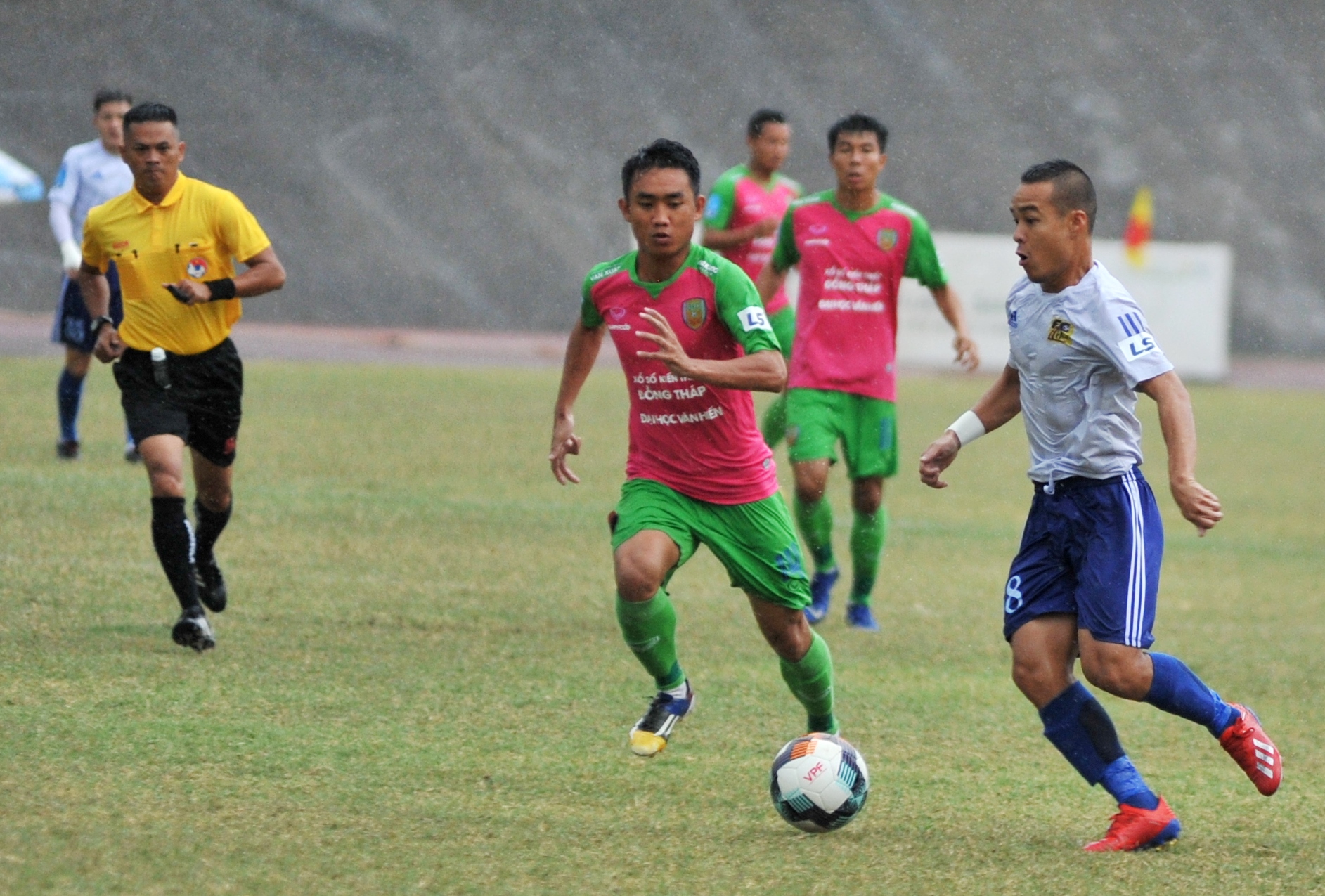 Trắng tay trên sân Cao Lãnh