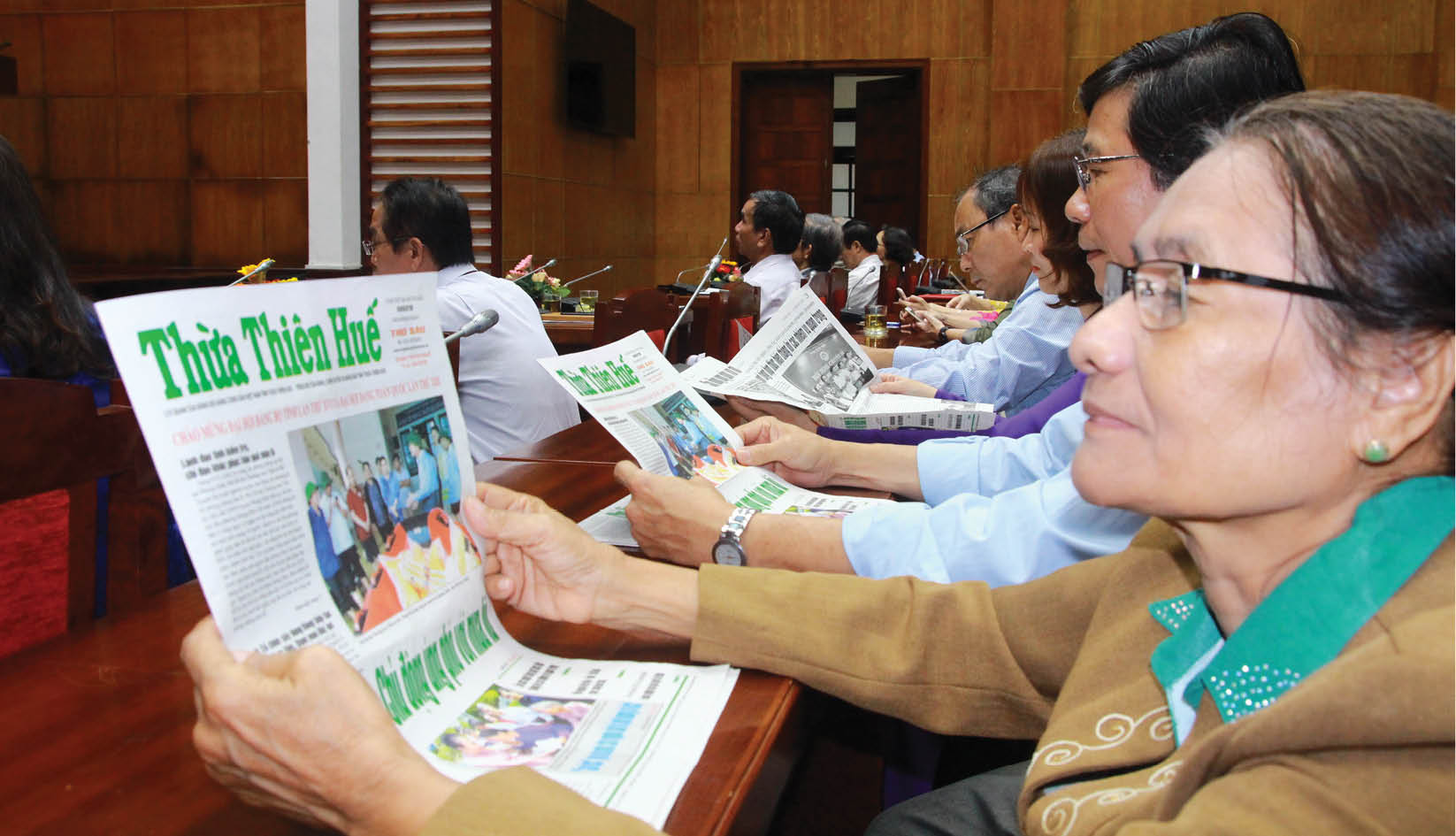 Mua, đọc và làm theo báo, tạp chí của Đảng
