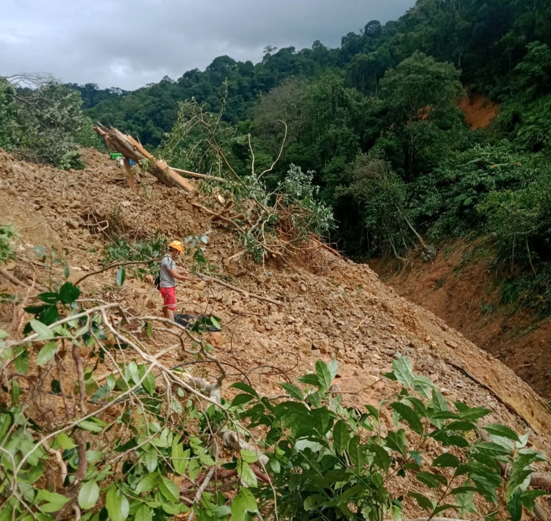 Liên lạc tại Thủy điện Rào Trăng 3 đã thông suốt