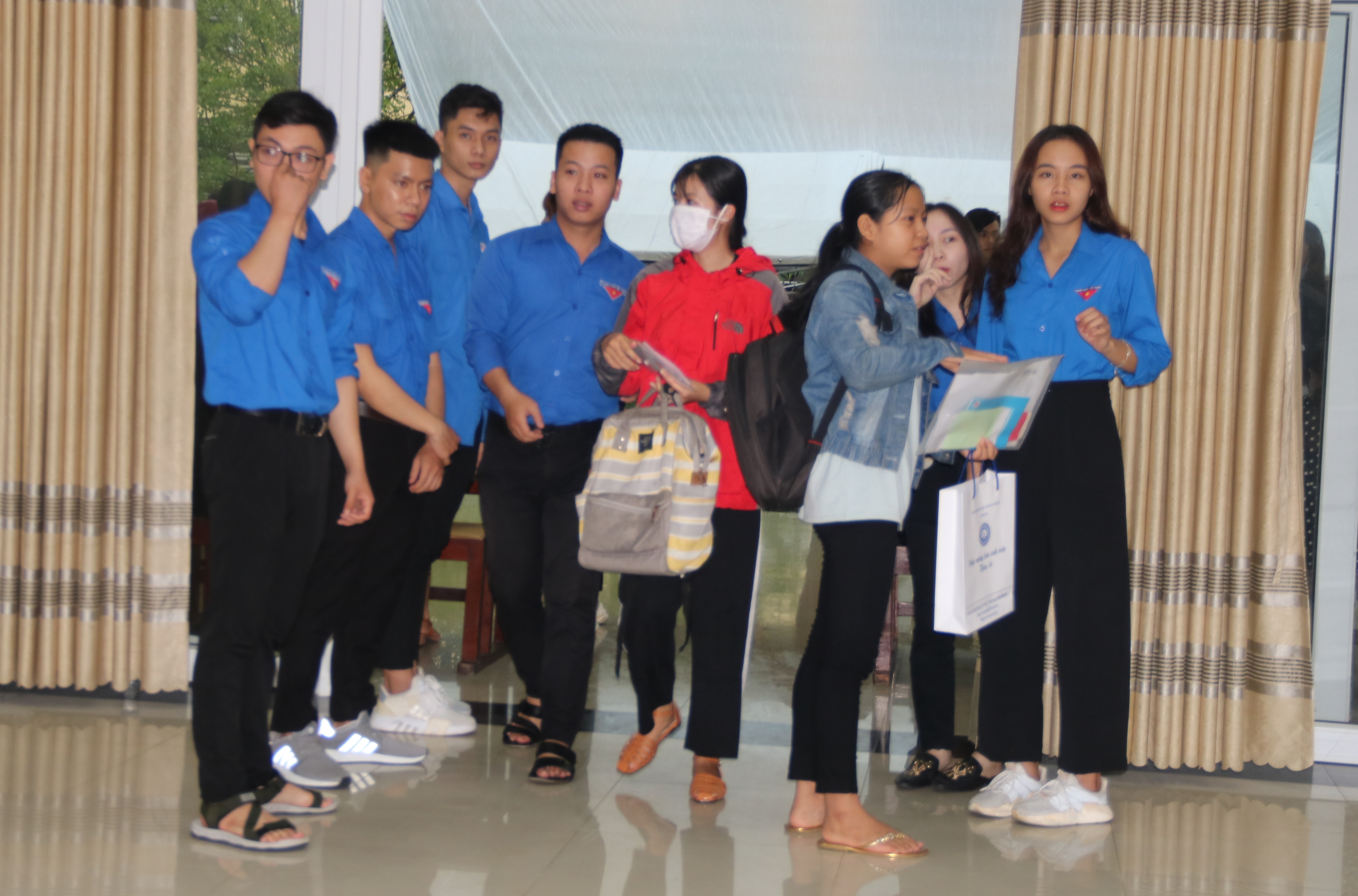 Nhiều trường đại học cho sinh viên đi học trở lại từ chiều 29 10