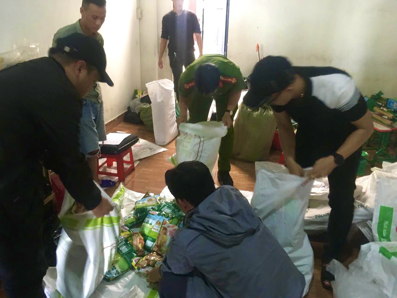 Phát hiện cơ sở sản xuất hạt nêm, bột ngọt giả