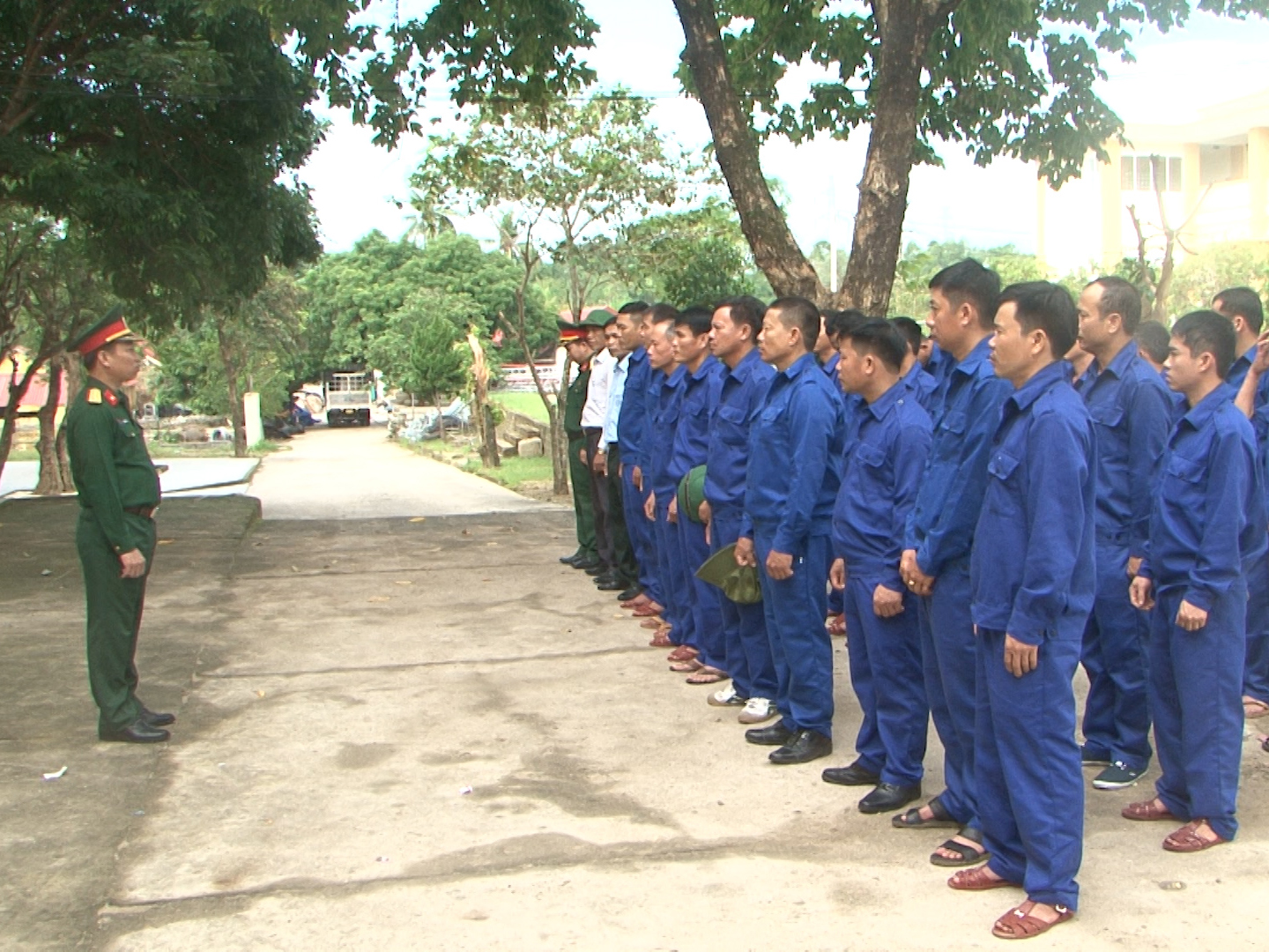 Đội Quy tập 192 lên đường làm nhiệm vụ tại Lào