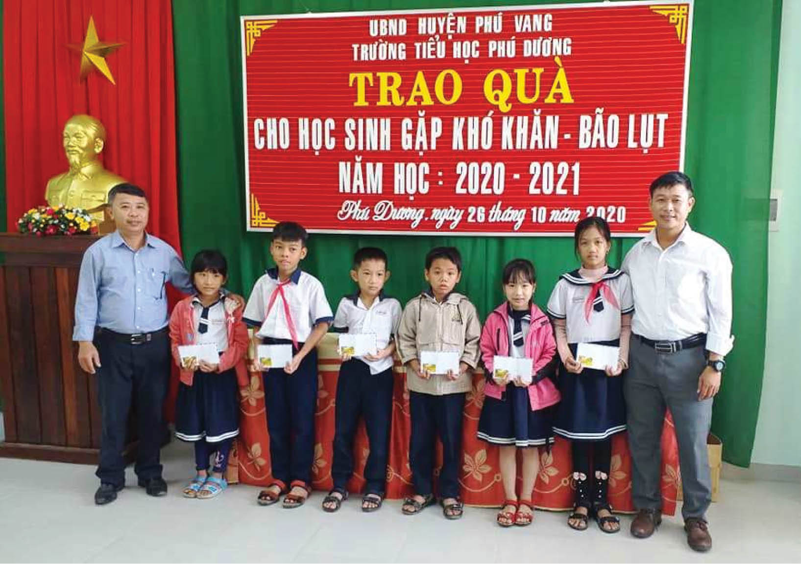 “Khát” sách giáo khoa