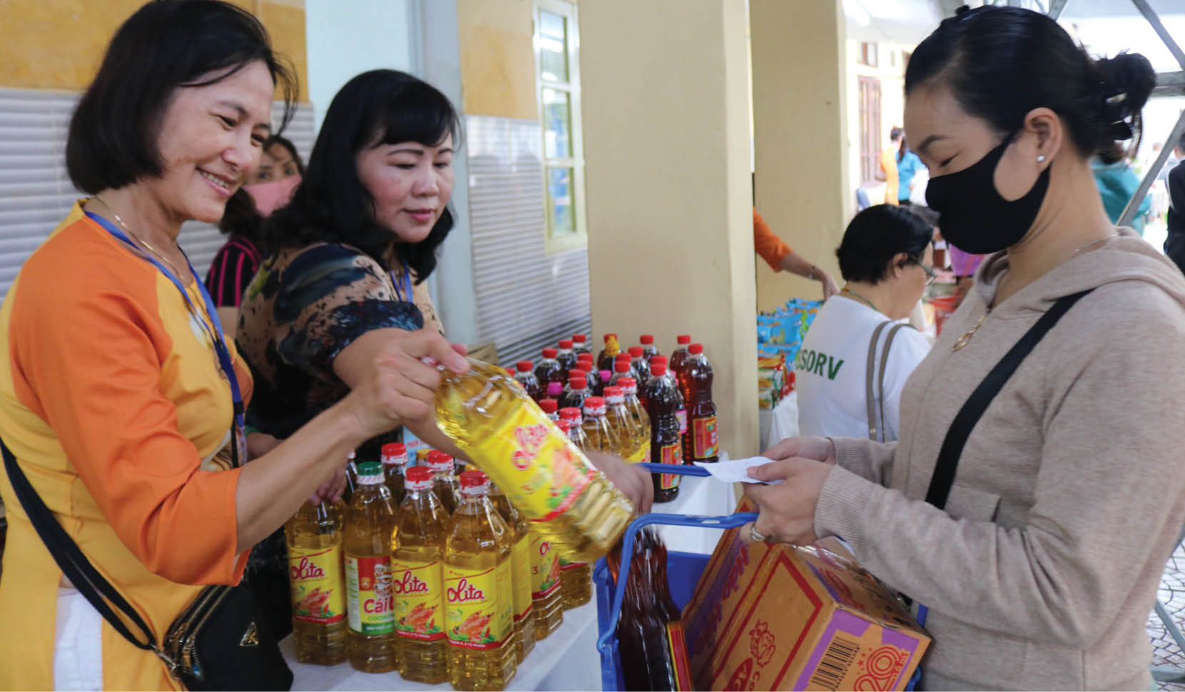 “Phiên chợ 0 đồng” đồng hành cùng người lao động mùa lũ