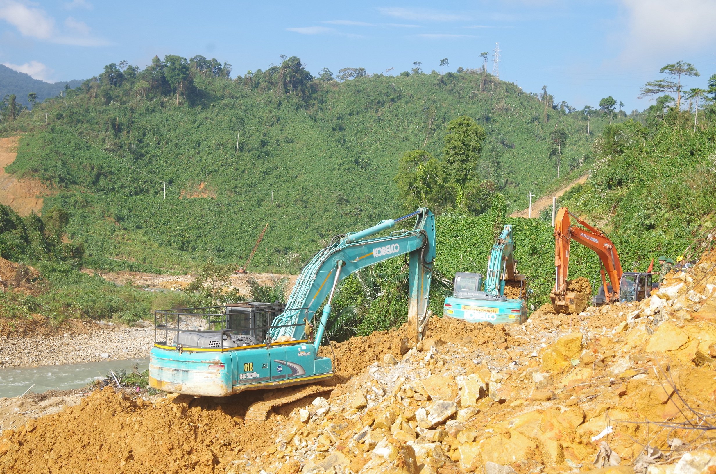 Tạm ngừng thi công nhà máy Thủy điện Rào Trăng 3