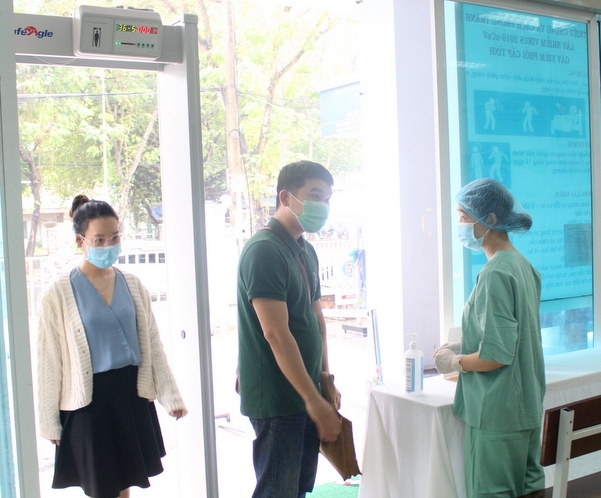 Triển khai máy đo nhiệt độ cơ thể không tiếp xúc