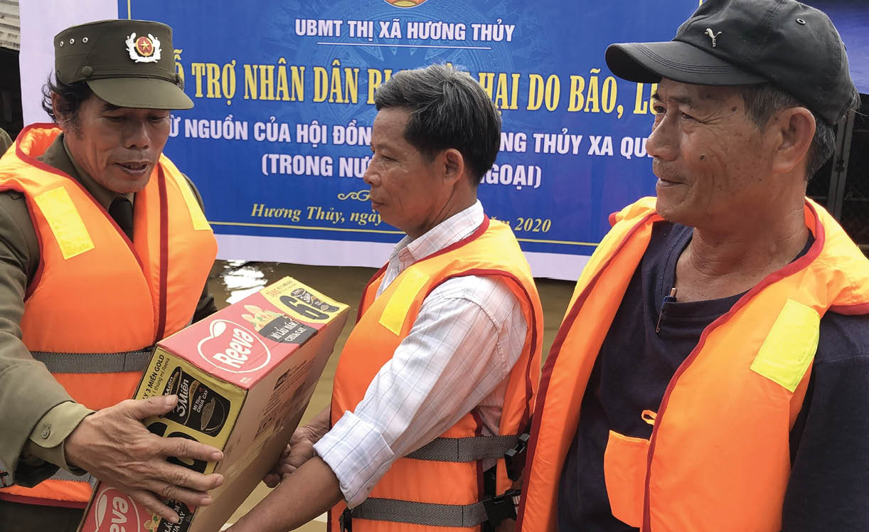 Đồng hành với người dân trong thiên tai