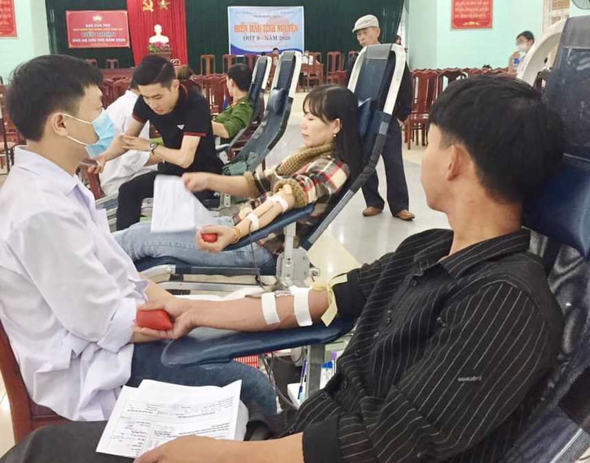 Hương Thủy hiến máu tình nguyện vượt chỉ tiêu