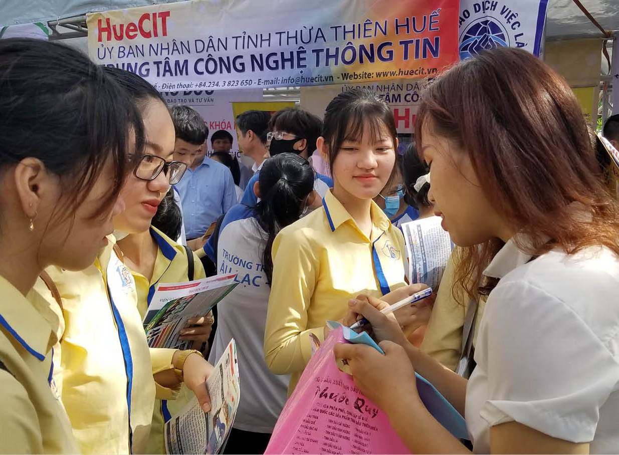 Chạm giấc mơ “Huế - Thành phố thông minh” - Kỳ 3 Từ công nghệ số, không chỉ làm giàu, còn sang nữa