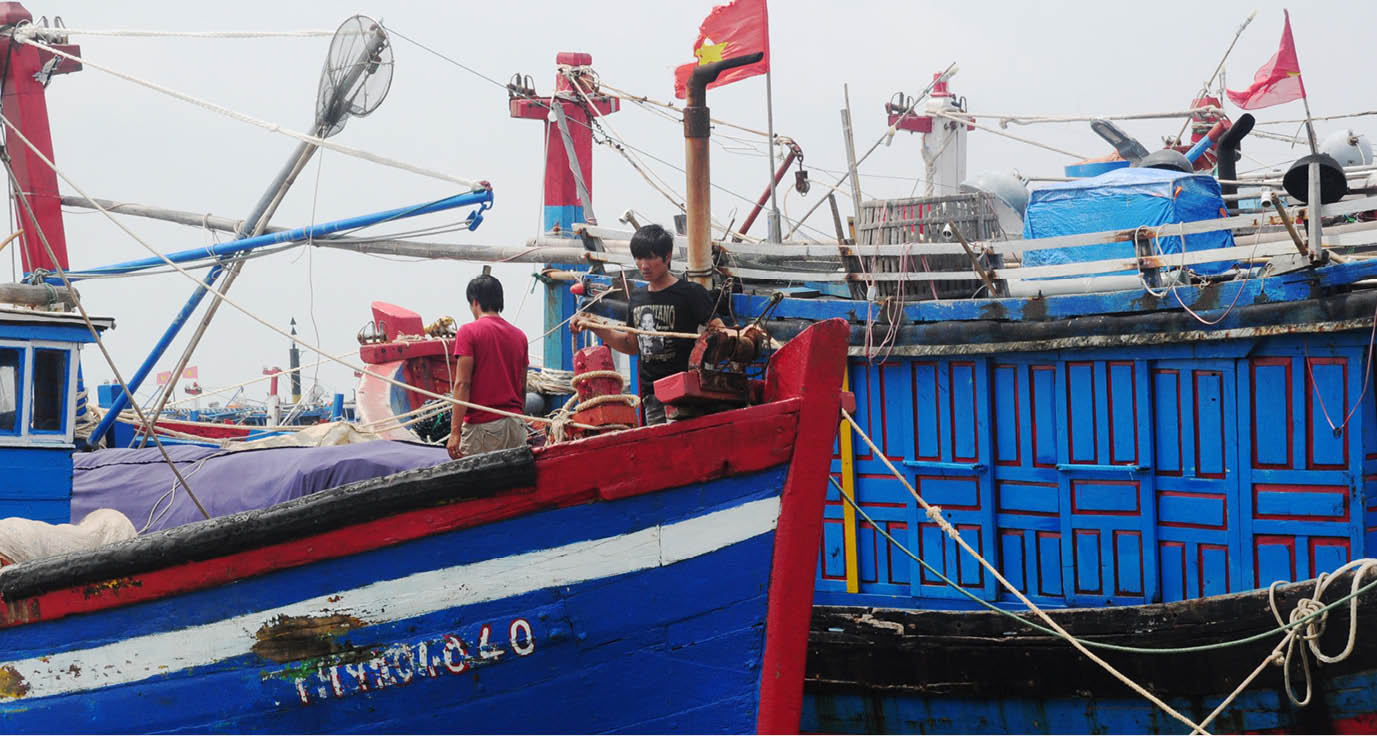 Neo đậu tàu thuyền an toàn trong mùa mưa bão