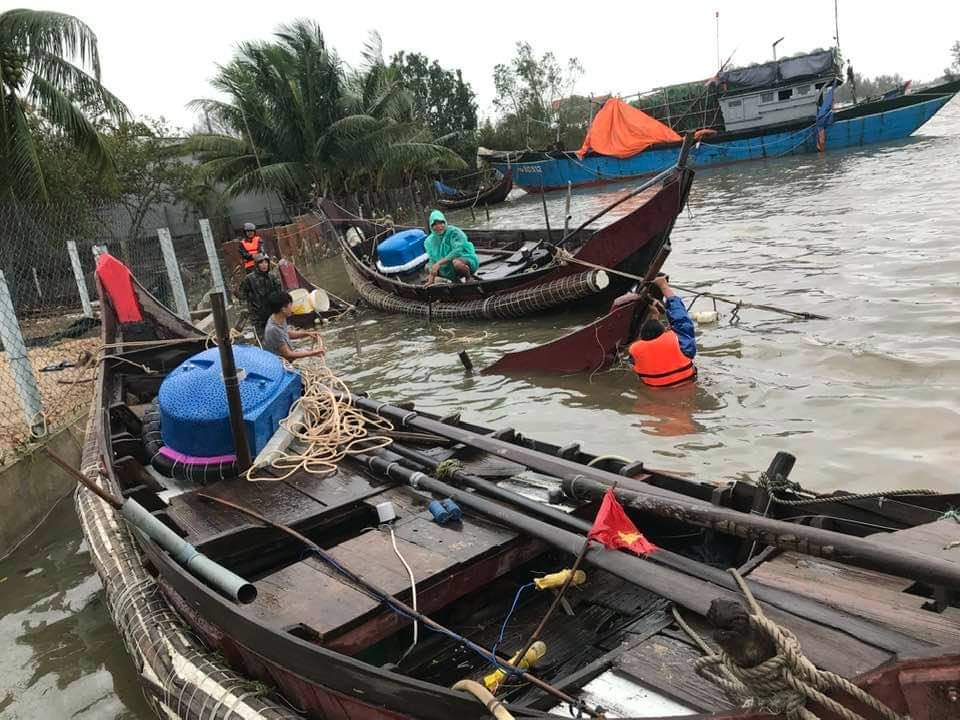 Nhiều địa phương bắt tay khắc phục thiệt hại sau bão số 13