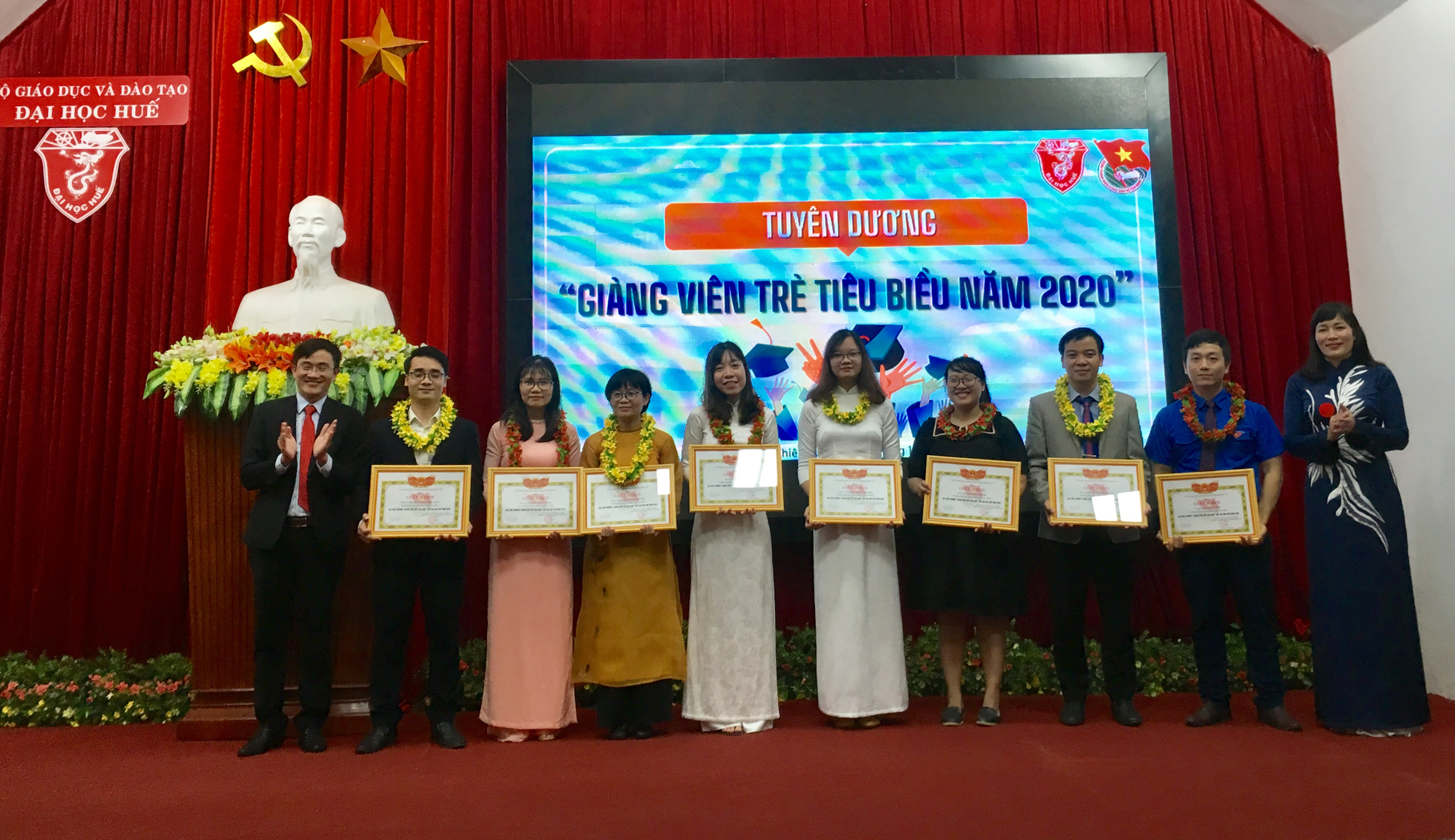 Tuyên dương 18 giảng viên trẻ tiêu biểu
