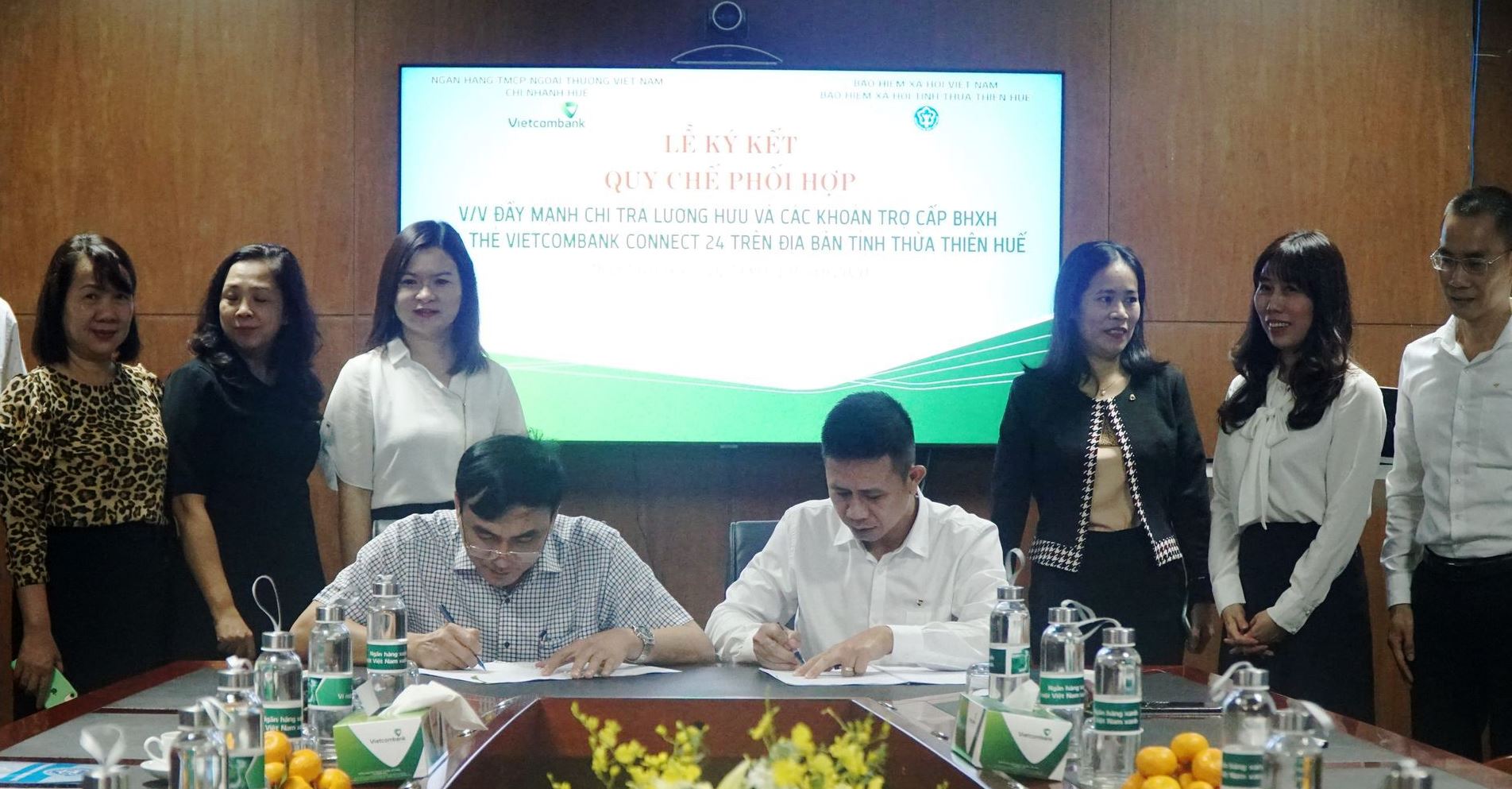 Đẩy mạnh chi trả lương hưu, trợ cấp bảo hiểm xã hội qua ngân hàng