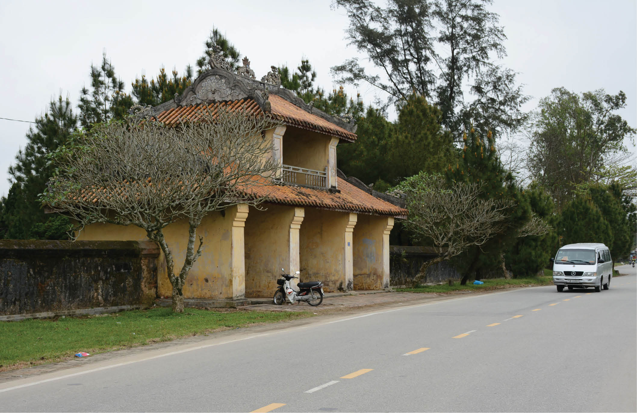 Đức - tài, sức nặng như nhau