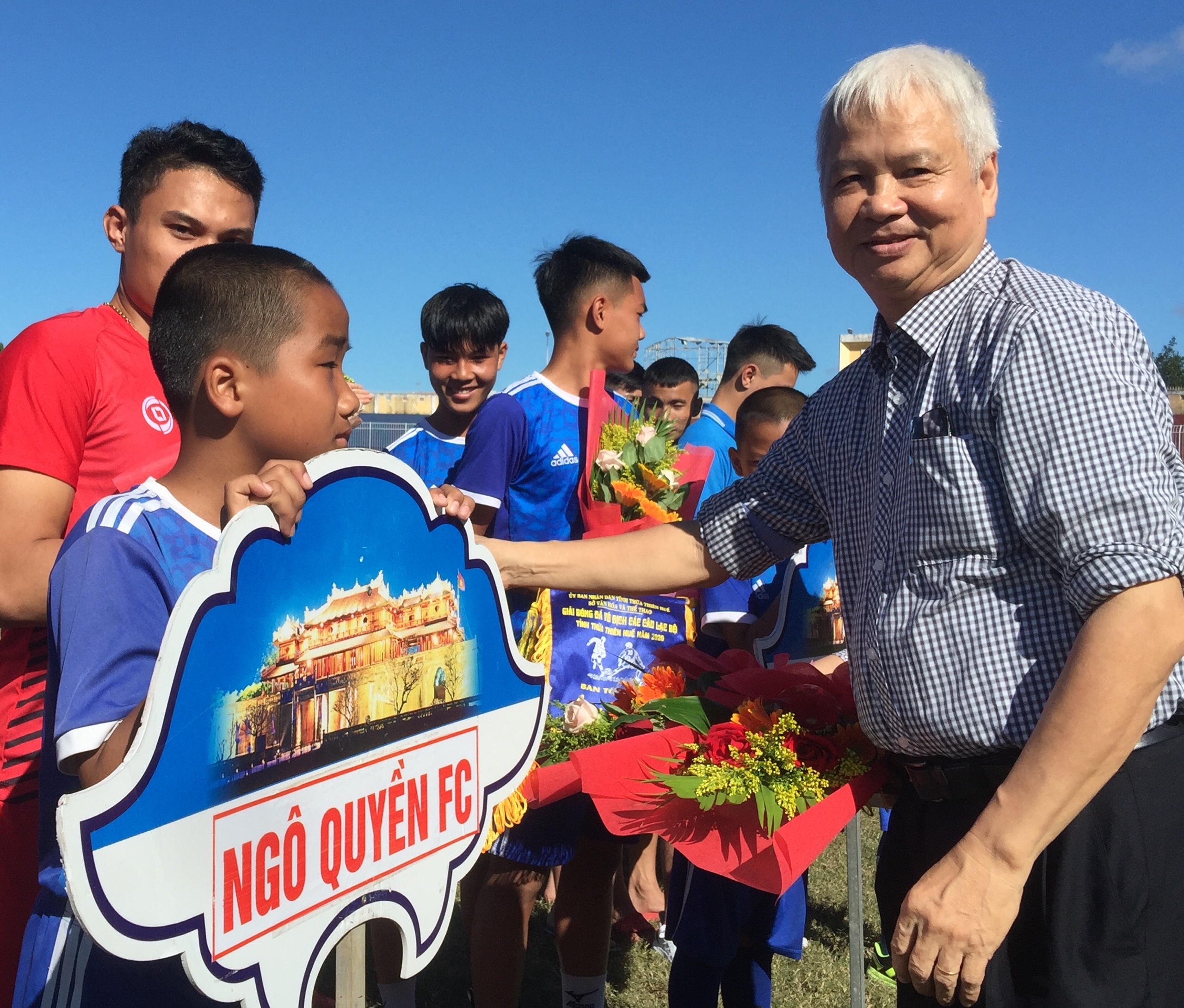 Gần 300 cầu thủ tranh tài tại giải bóng đá vô địch các CLB tỉnh