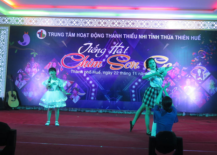 16 thí sinh tham dự chung kết cuộc thi “Tiếng hát chim sơn ca”