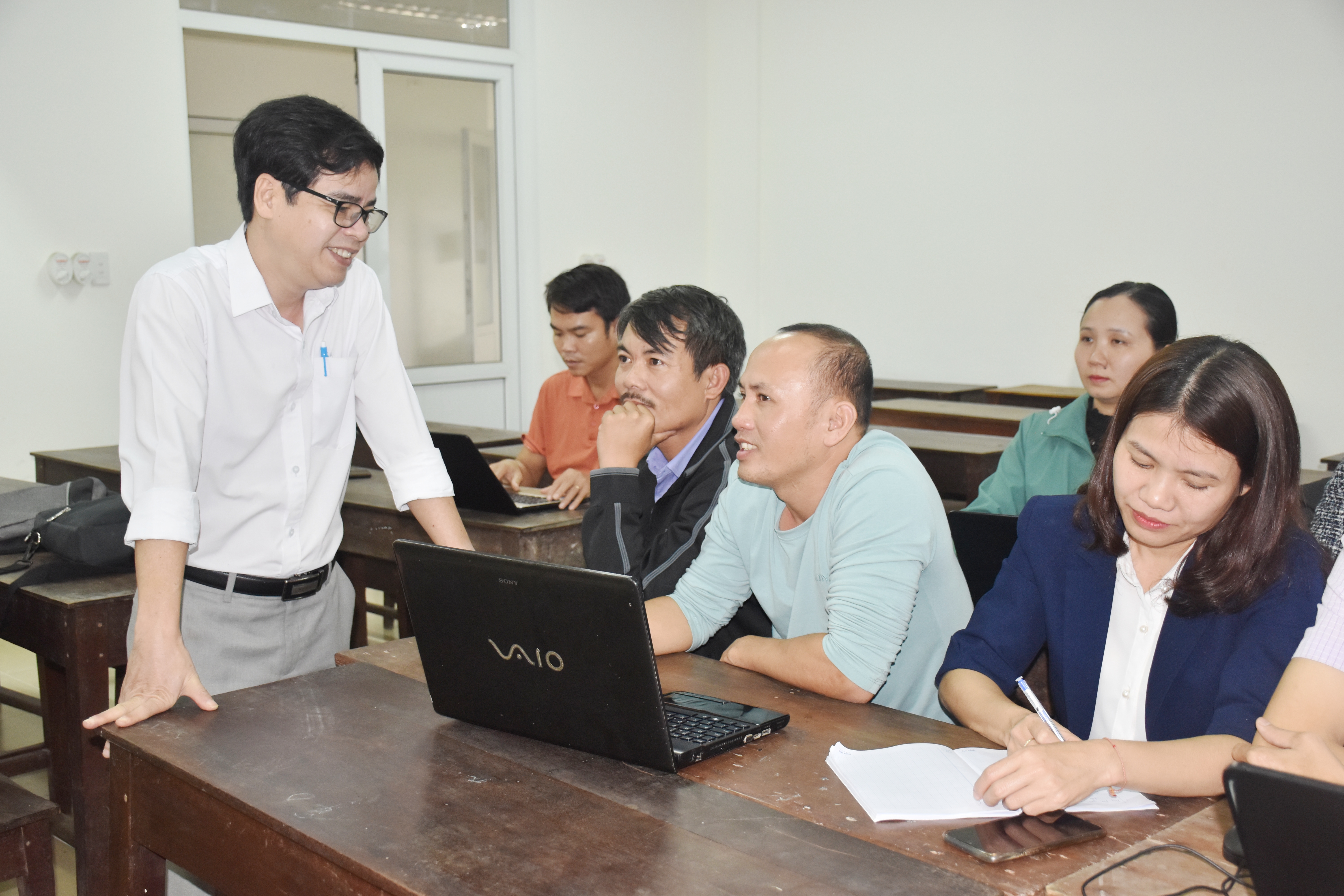 Hướng đến hiệu quả cao trong bồi dưỡng giáo viên và cán bộ quản lý
