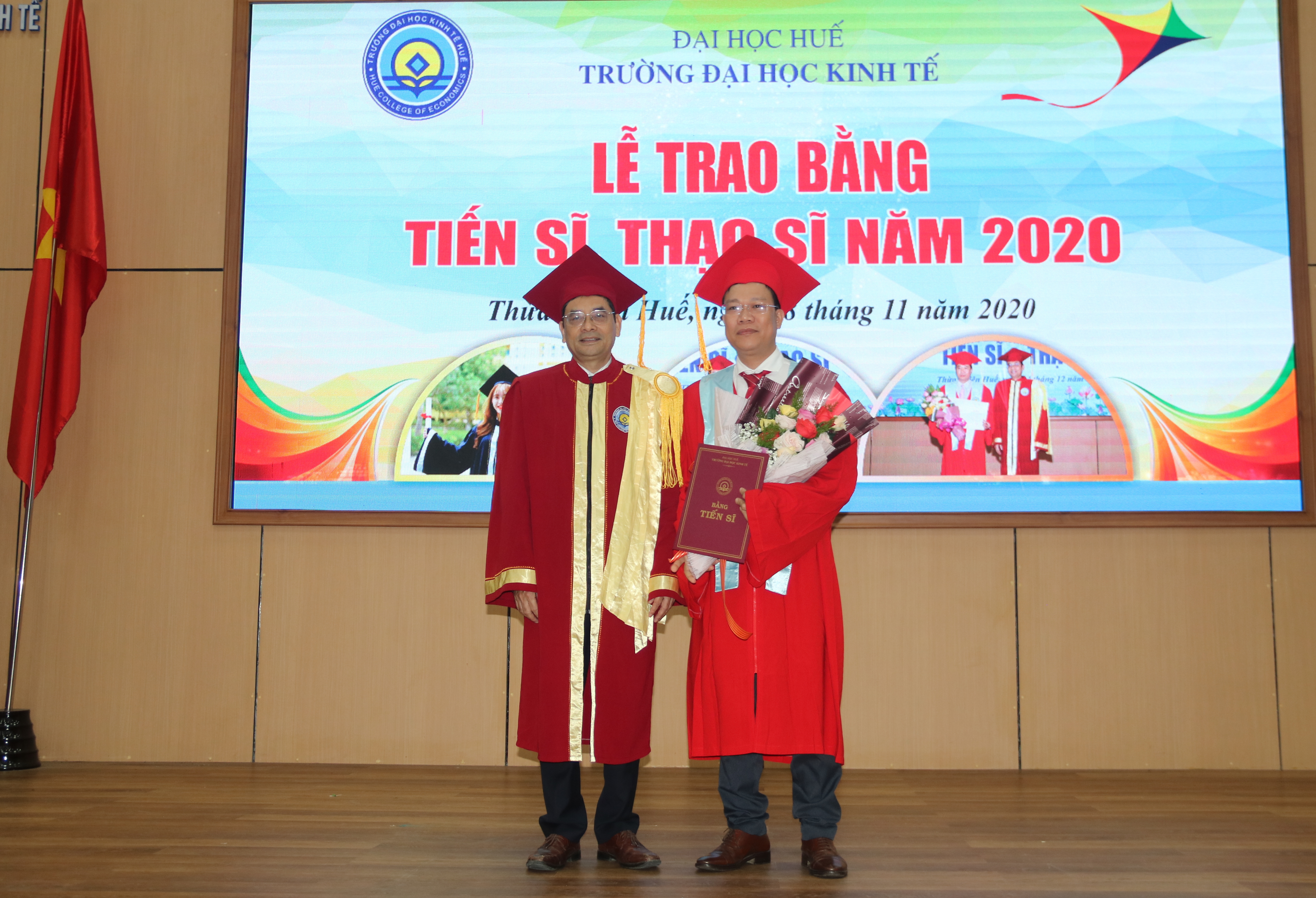 Trường ĐH Kinh tế trao bằng cho hơn 110 tân tiến sĩ, thạc sĩ