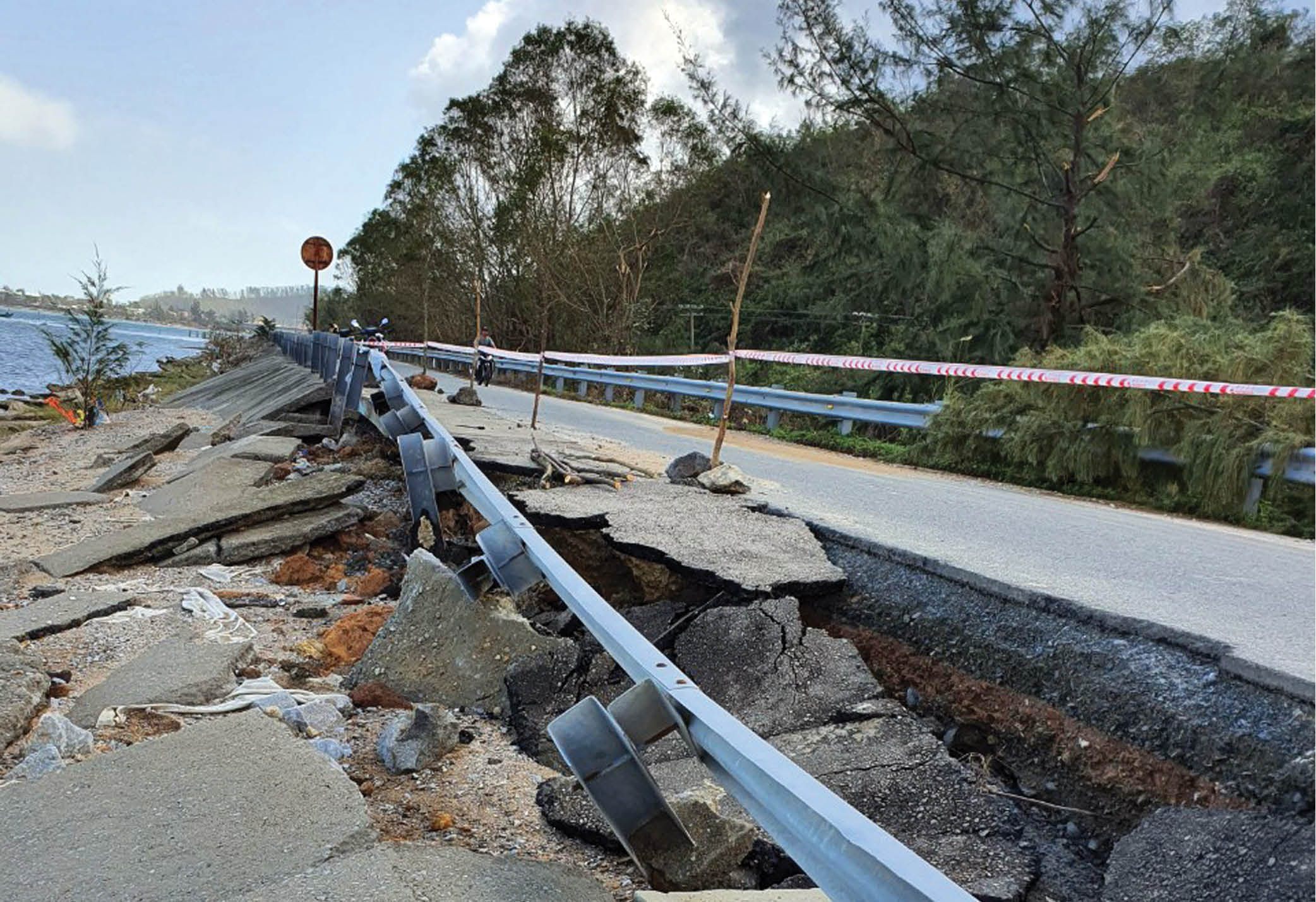 Sớm khắc phục các công trình giao thông ở đầm Lập An