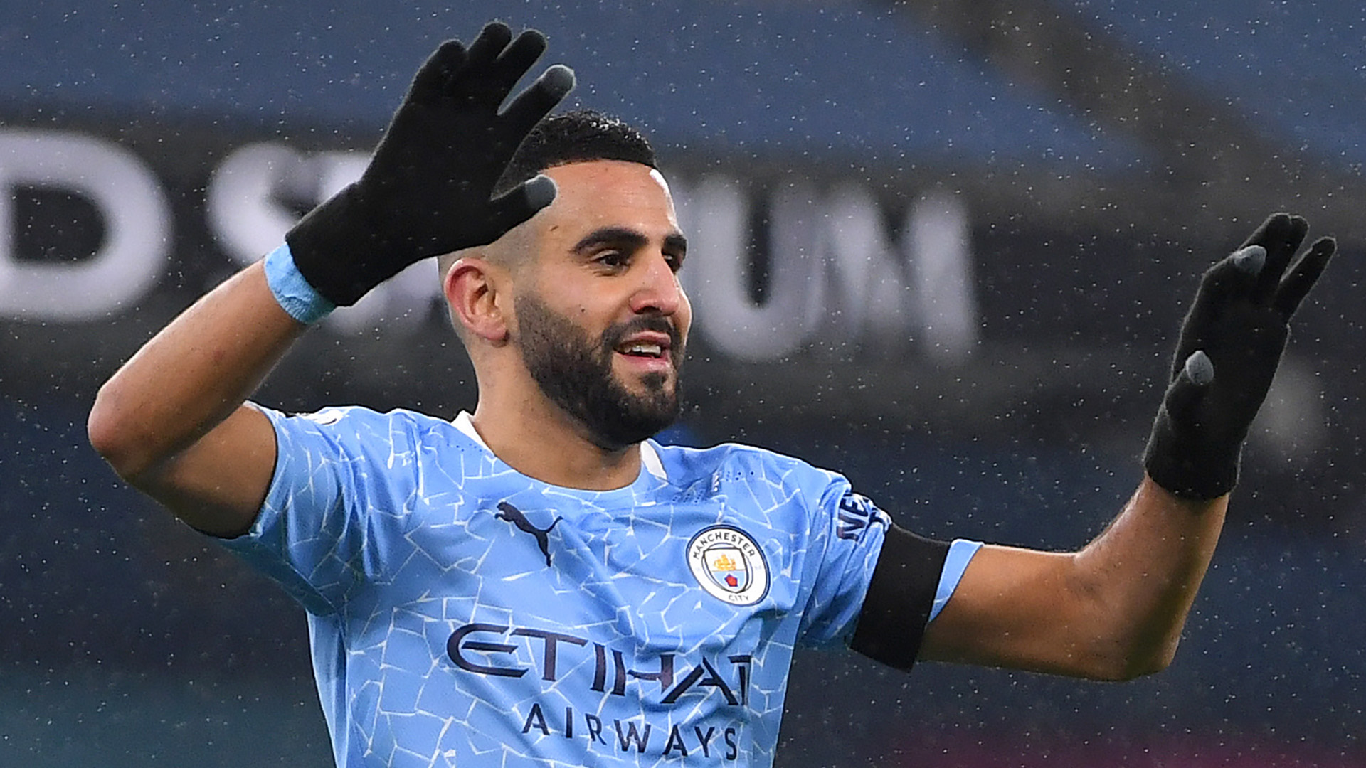 Mahrez lập hattrick, Man xanh nghiền nát Burnley