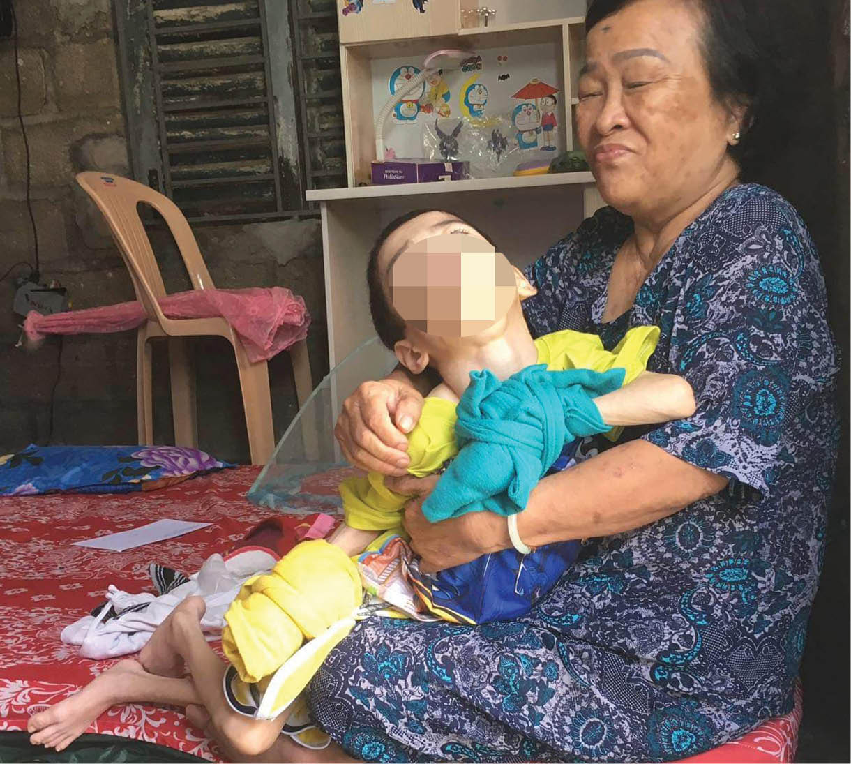 Đáng thương cháu Nguyễn Công Thắng tật nguyền