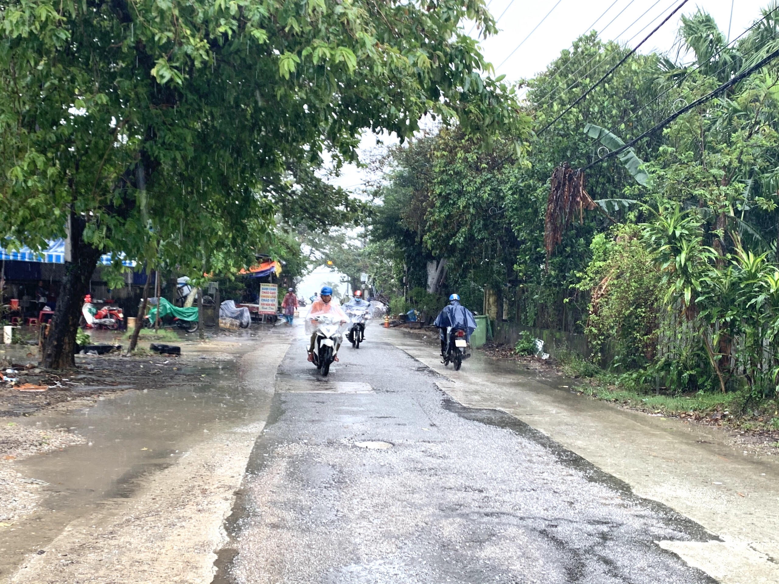 Hàng trăm tuyến đường đô thị hư hỏng chờ khắc phục