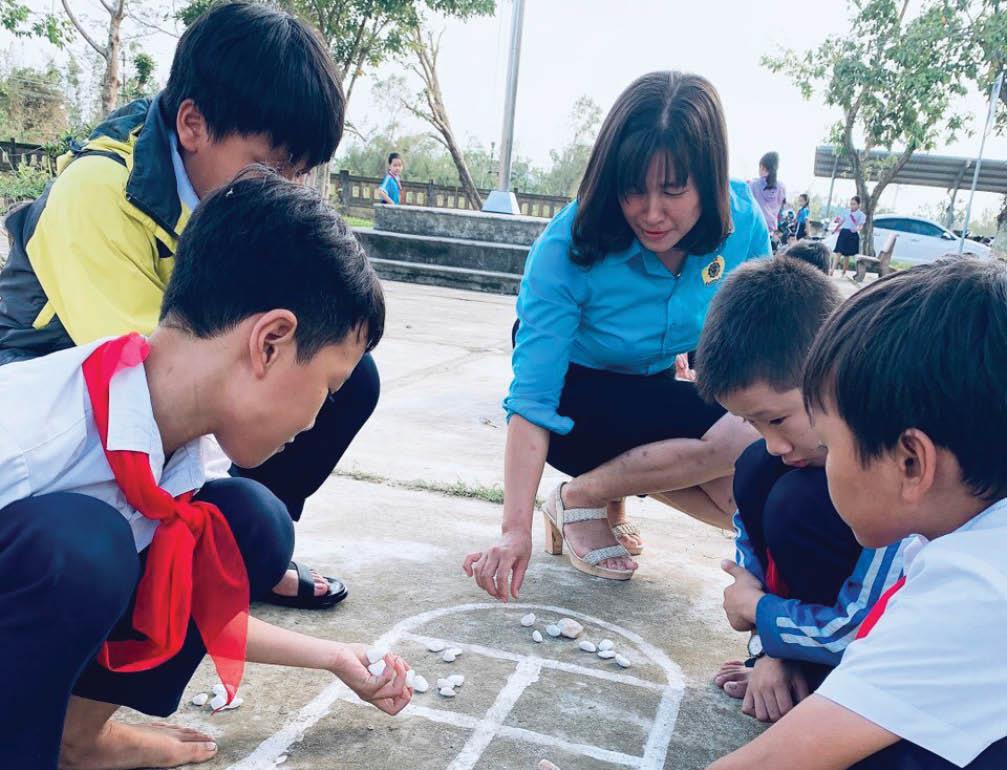 Cô Tổng phụ trách Đội năng động