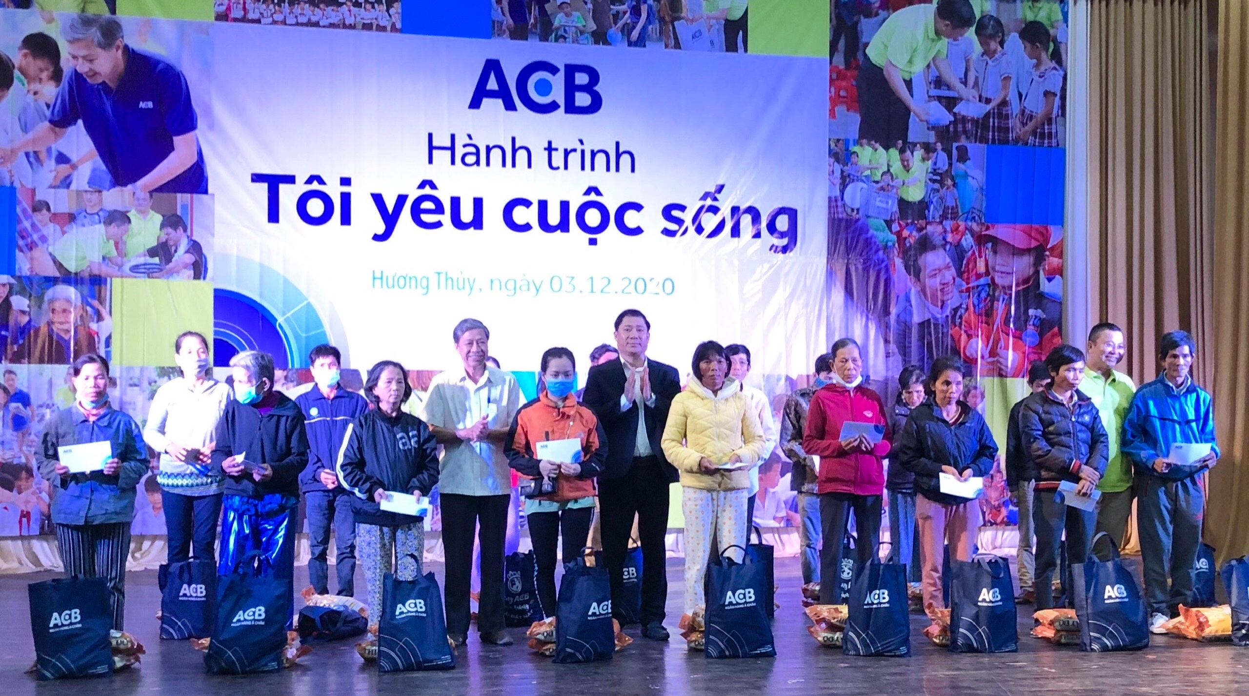 Nhiều hoạt động hỗ trợ học sinh, hộ nghèo Hương Thuỷ