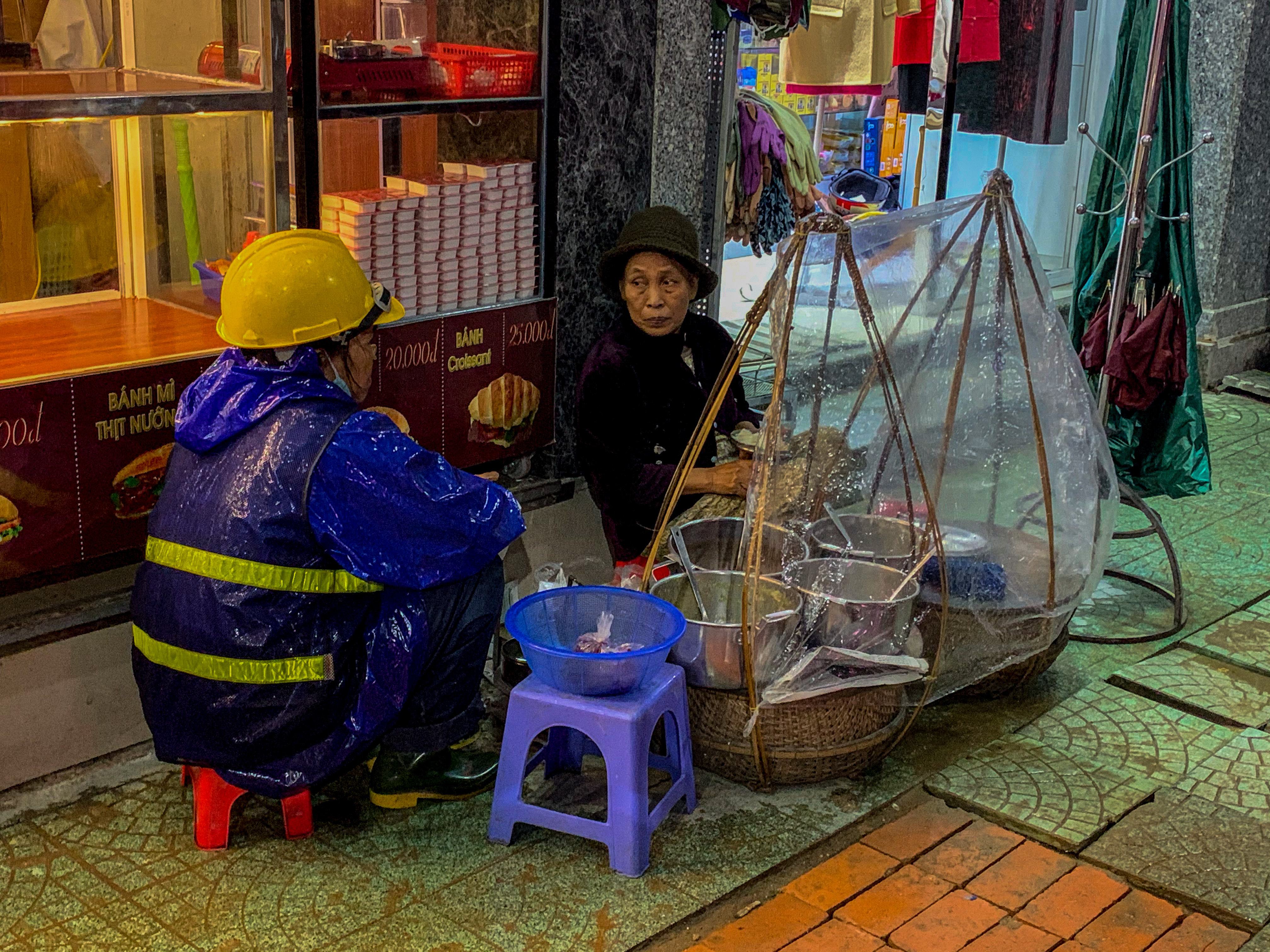 Đêm đông xuống phố ăn hàng