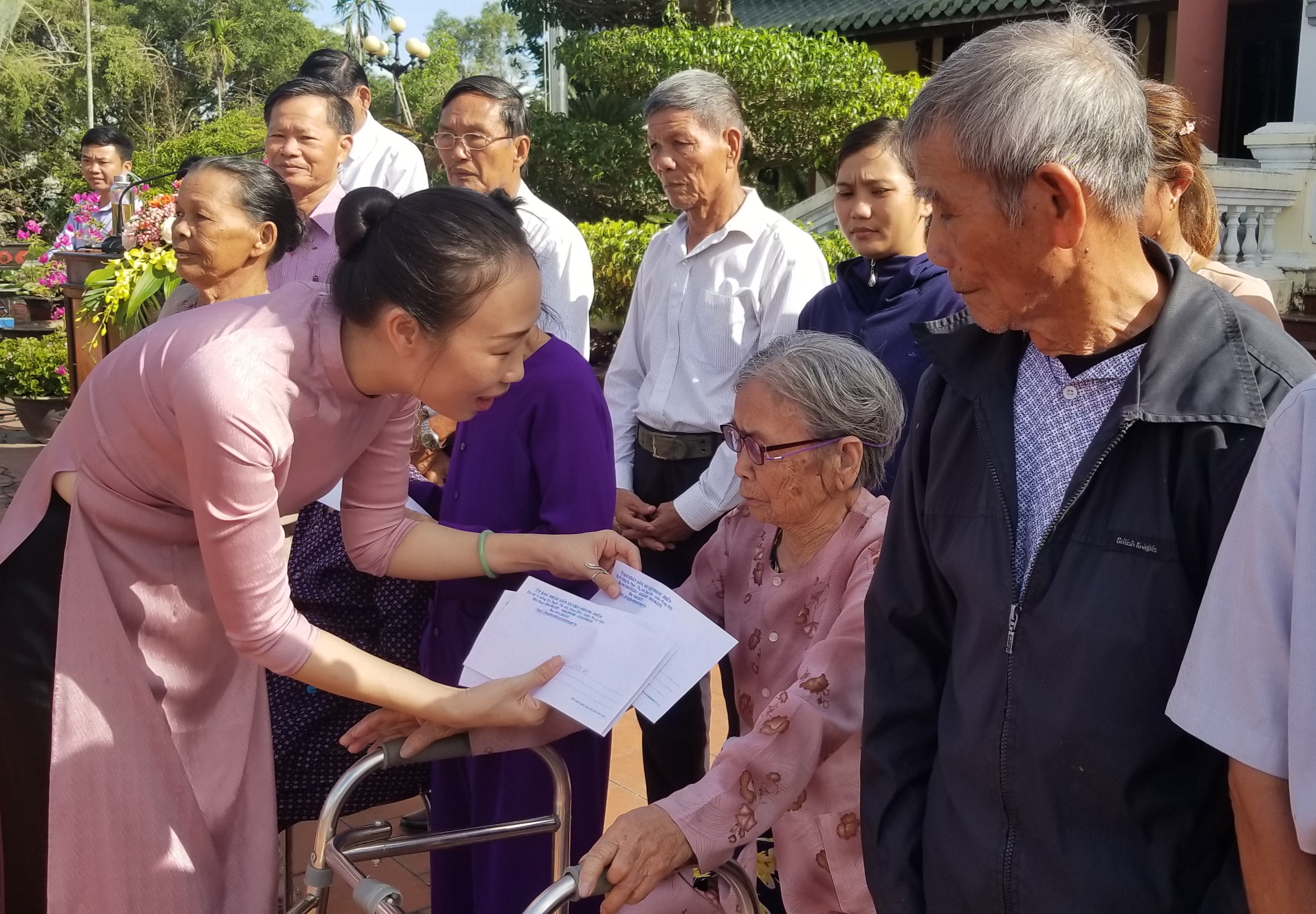 Thừa Thiên Huế nhận Huân chương Lao động hạng Ba về công tác giảm nghèo