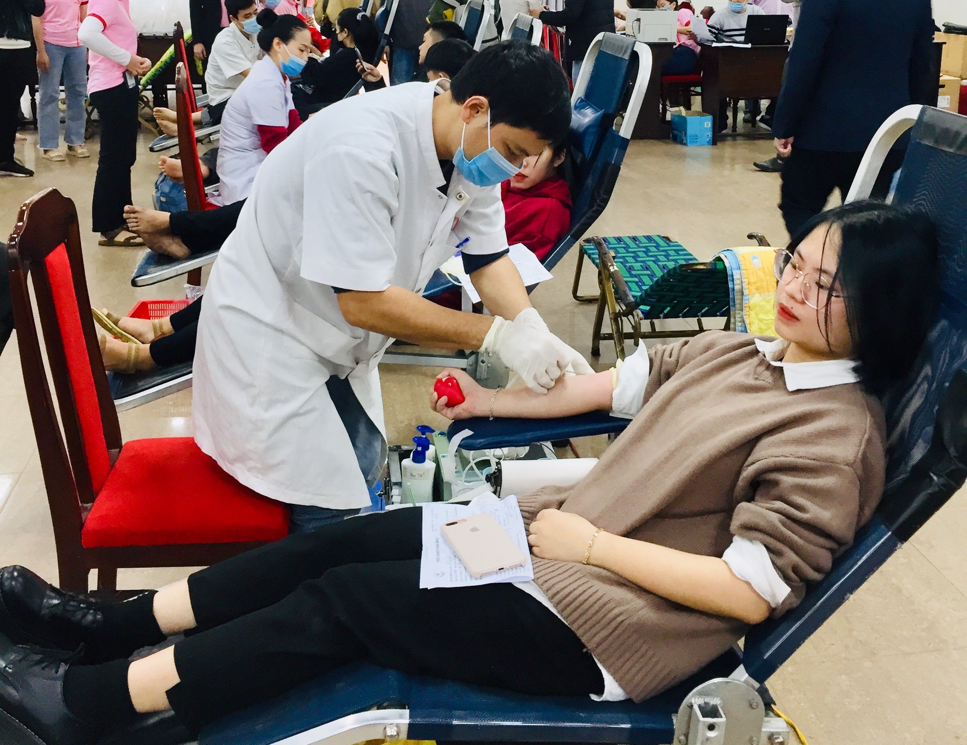 350 sinh viên Trường đại học Nông Lâm tham gia hiến máu tình nguyện