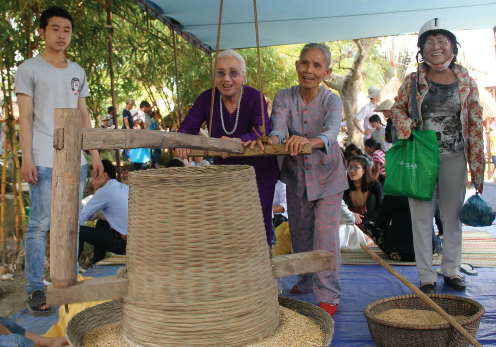 Hue Creating highlight to magnetize visitors with events and festivals