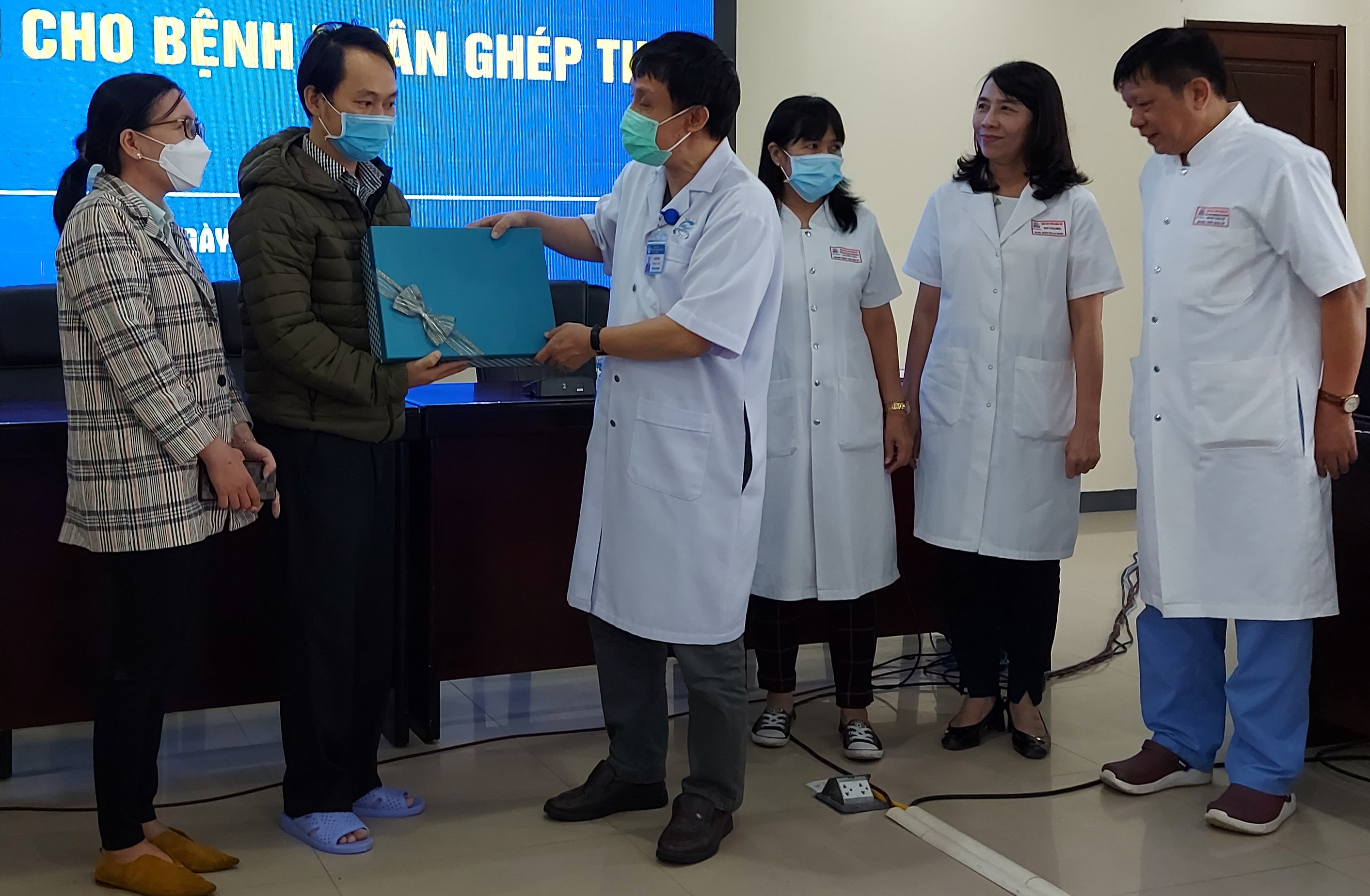 Bệnh nhân thứ 7 được ghép tim xuất viện