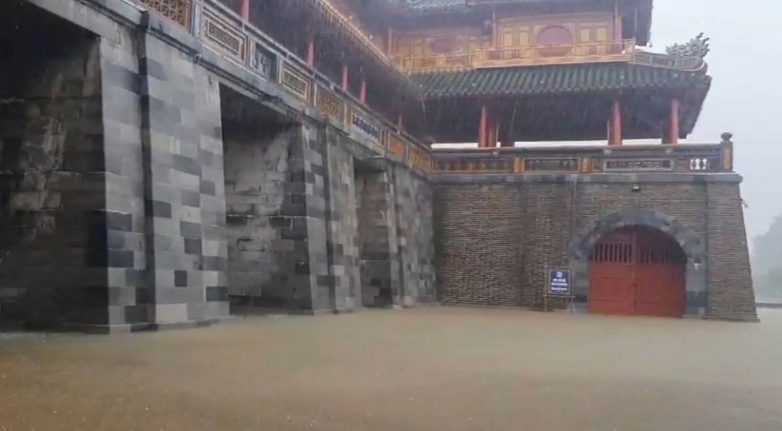 Preventing degradation of Hue monuments after the rainy season