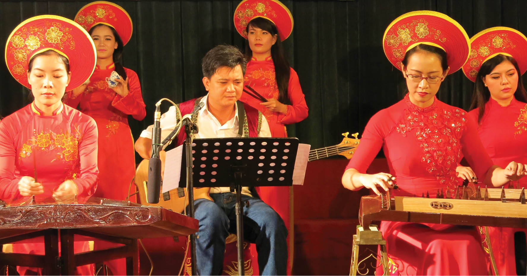 Xây dựng thương hiệu học viện âm nhạc Huế