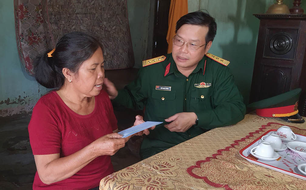 Quan tâm chính sách hậu phương gia đình cán bộ, chiến sĩ