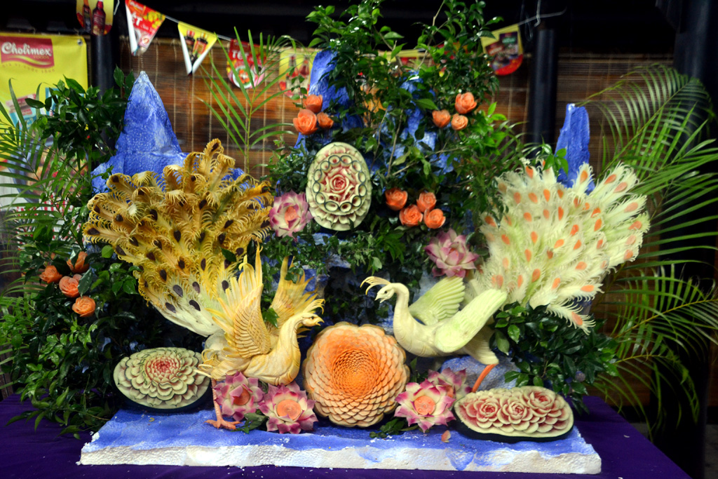 Enjoying Hue cuisine under the rain