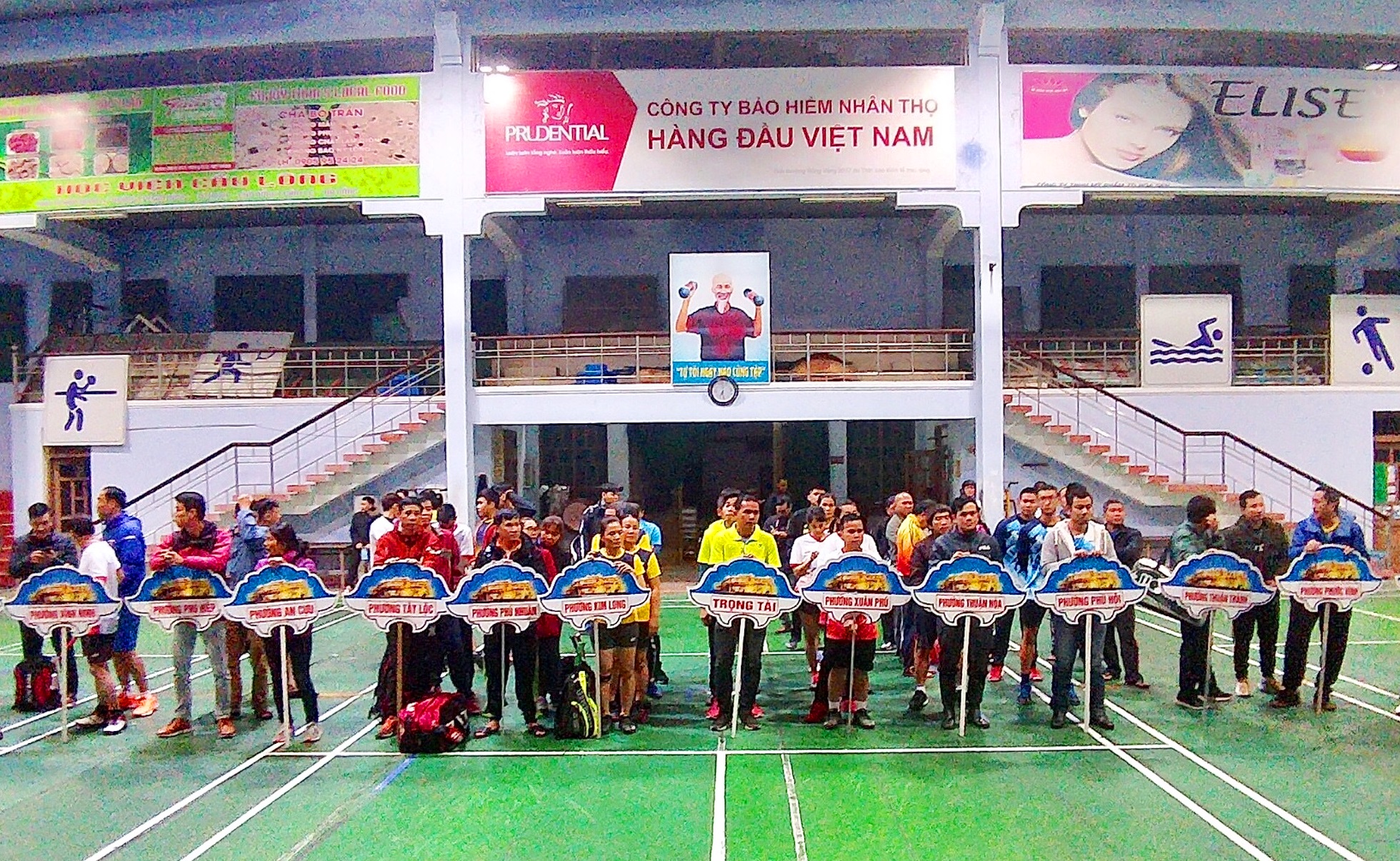 Hơn 100 tay vợt xuất sắc tranh tài tại giải cầu lông TP Huế