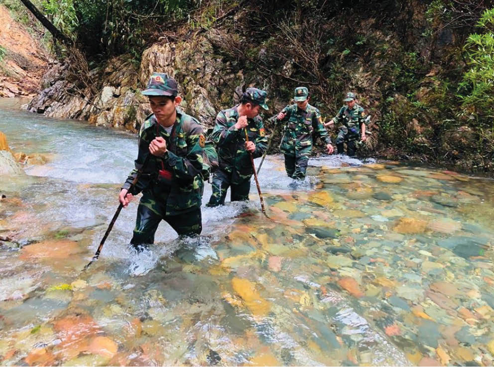 Lặng thầm trên những nẻo đường