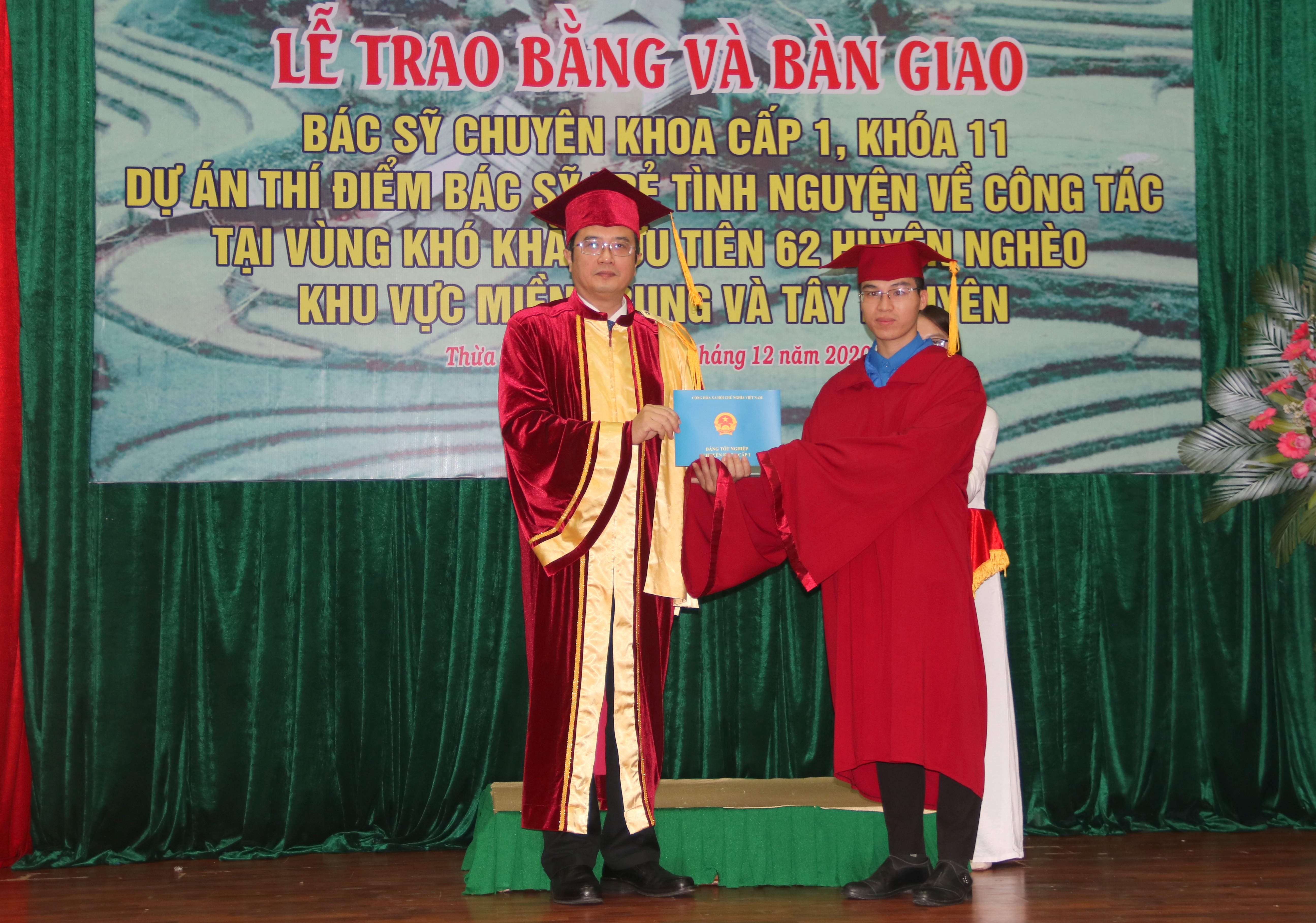 Bàn giao 33 bác sĩ thuộc dự án đưa bác sĩ trẻ tình nguyện về vùng khó khăn