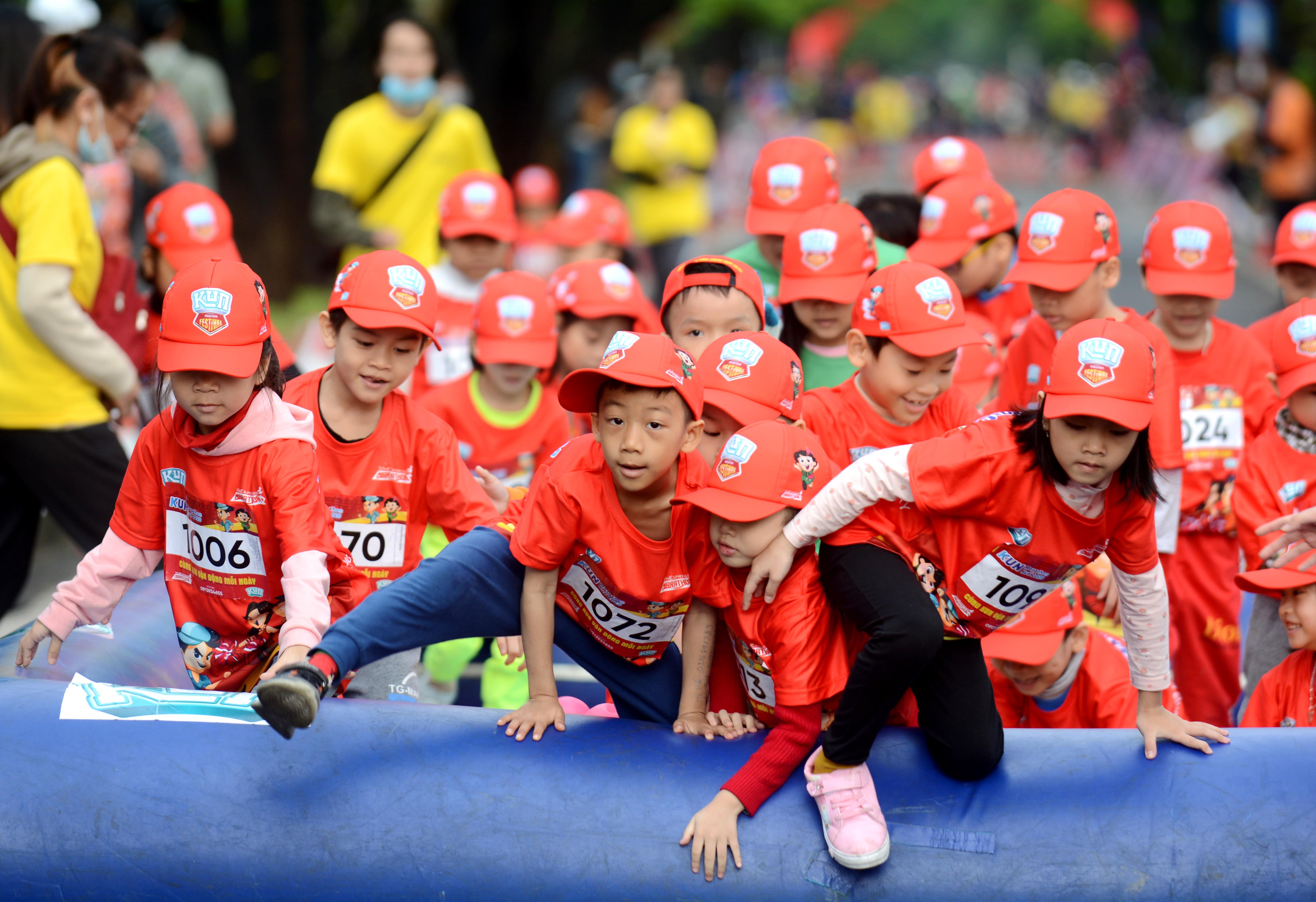1 000 vận động viên “nhí” đua tài tại giải Kun Marathon Huế