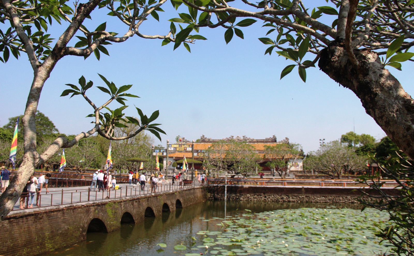 Free entrance tickets to Hue monuments for runners of VnExpress Marathon Hue 2020