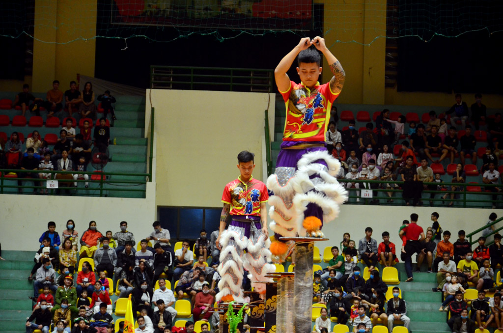 Exciting Hue Unicorn Dance Festival