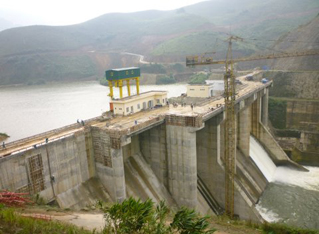 Người dân không đến gần vị trí xảy ra sự cố