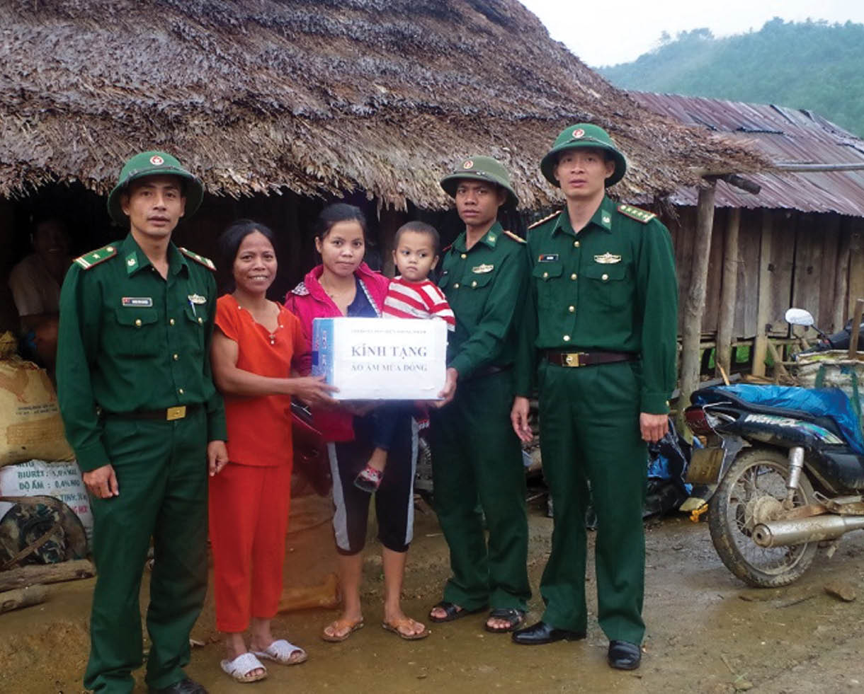 Lo tết cho người nghèo