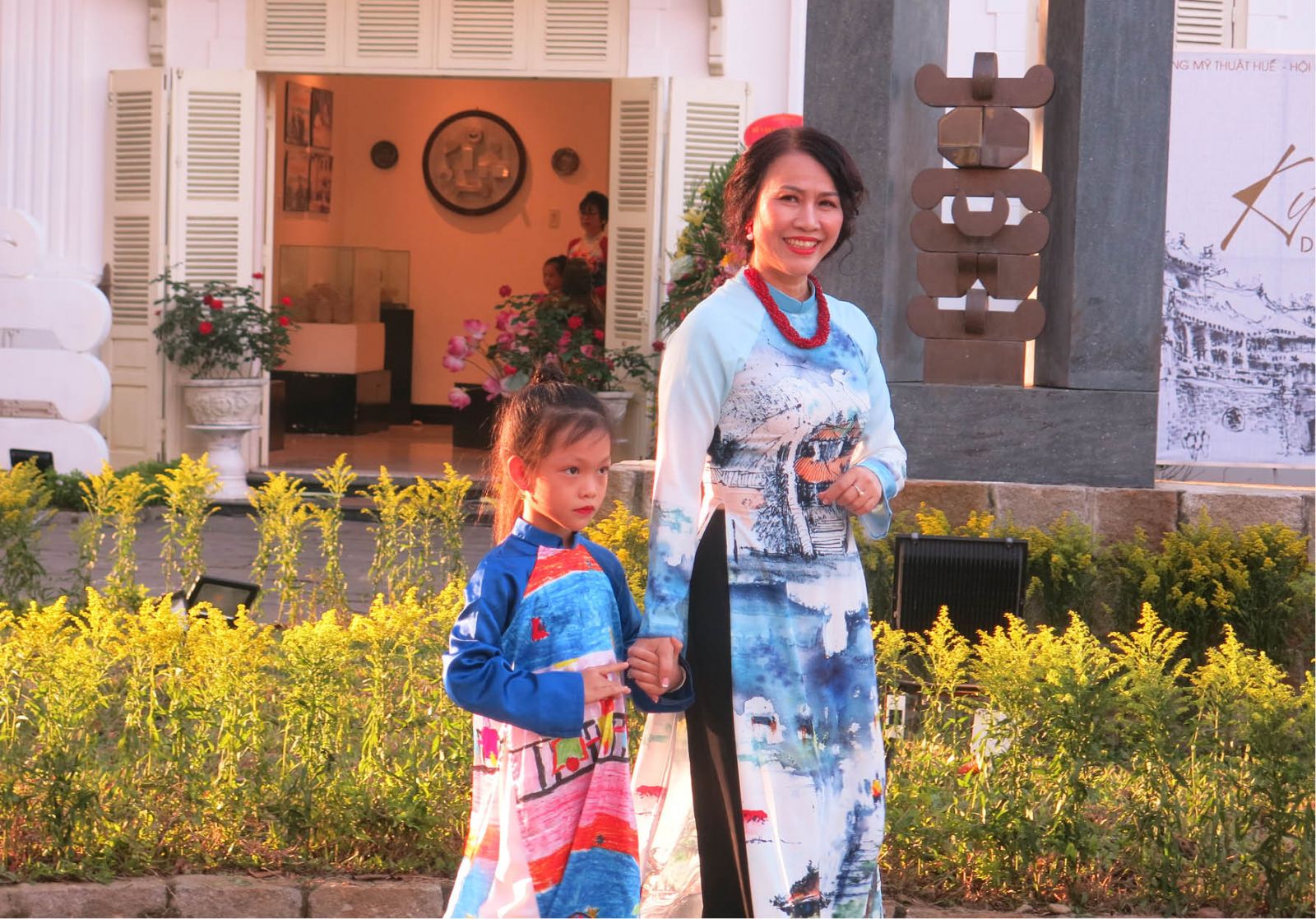 Putting Art of Painting onto Ao dai