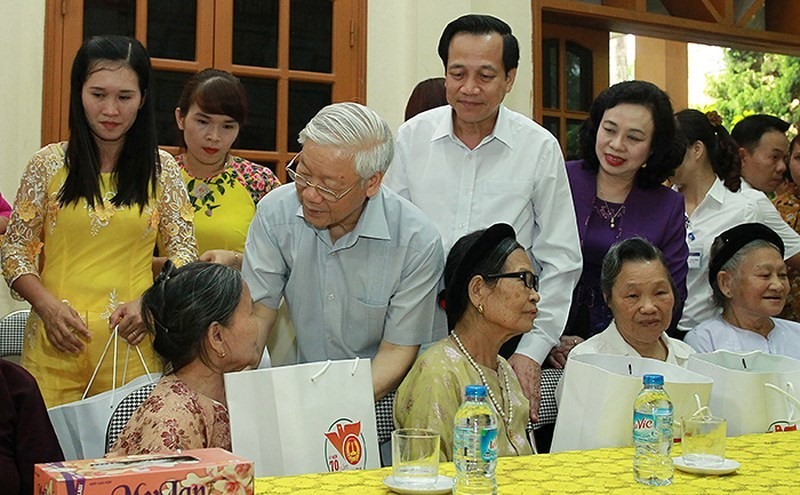 Dành gần 518 tỷ đồng tặng quà Tết cho người có công