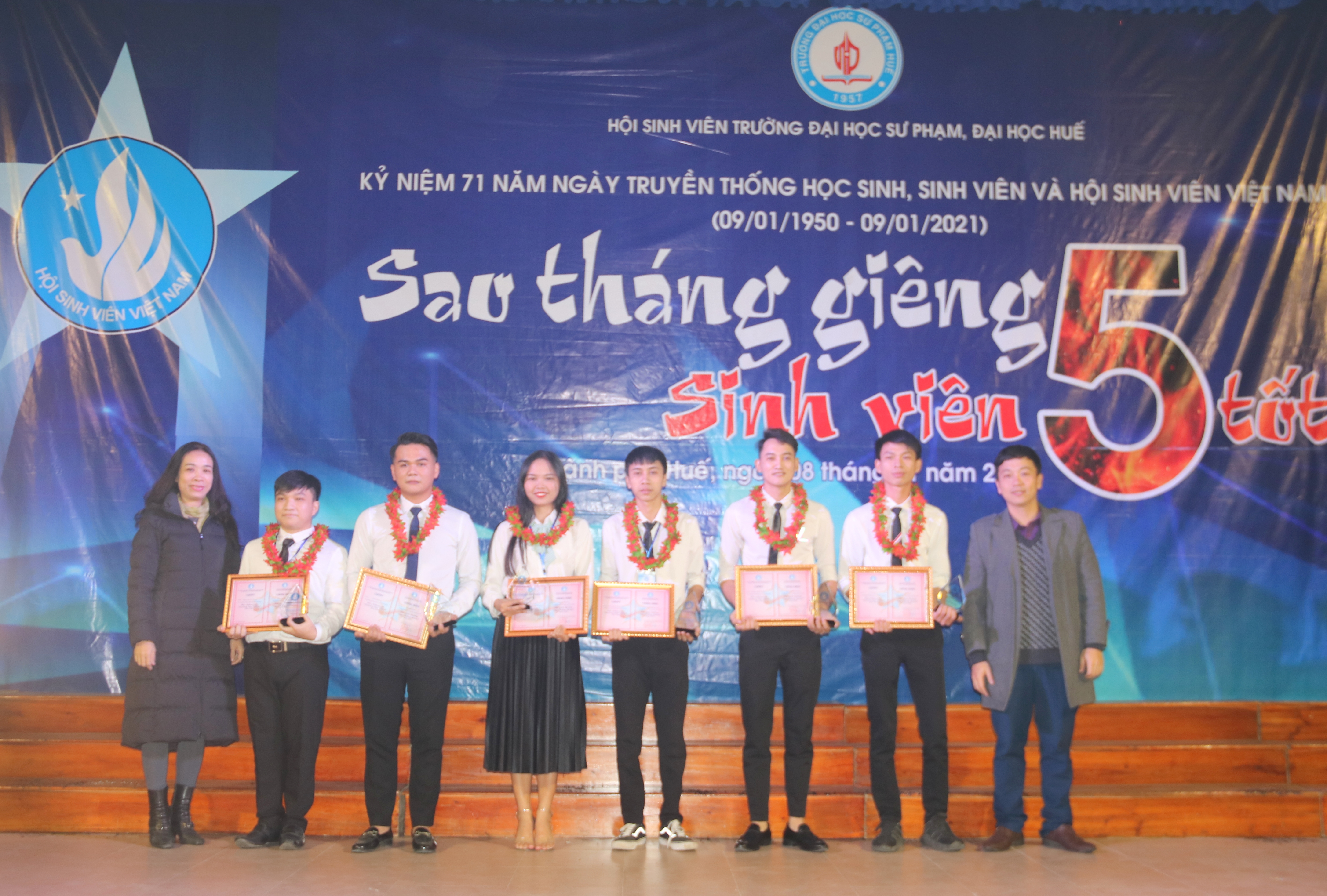 Hơn 120 sinh viên Trường ĐH Sư phạm được tuyên dương “Sinh viên 5 tốt”