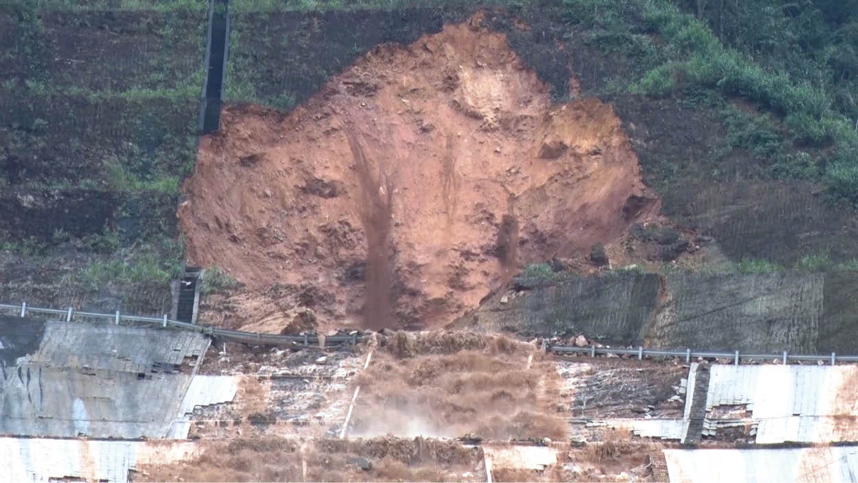 “Thấp thỏm” sạt lở thủy điện