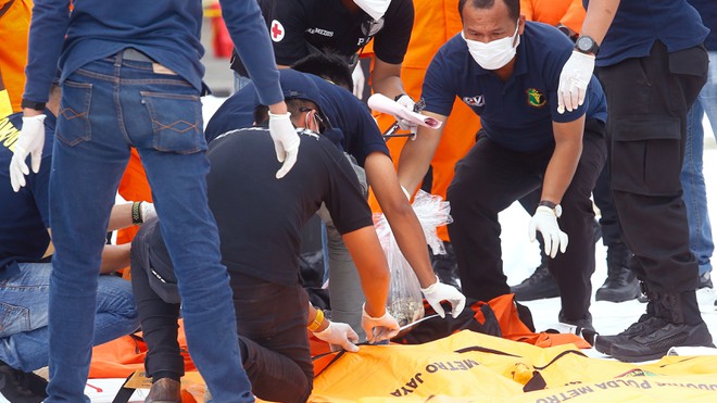 Đã tìm thấy địa điểm hộp đen máy bay gặp nạn của Indonesia